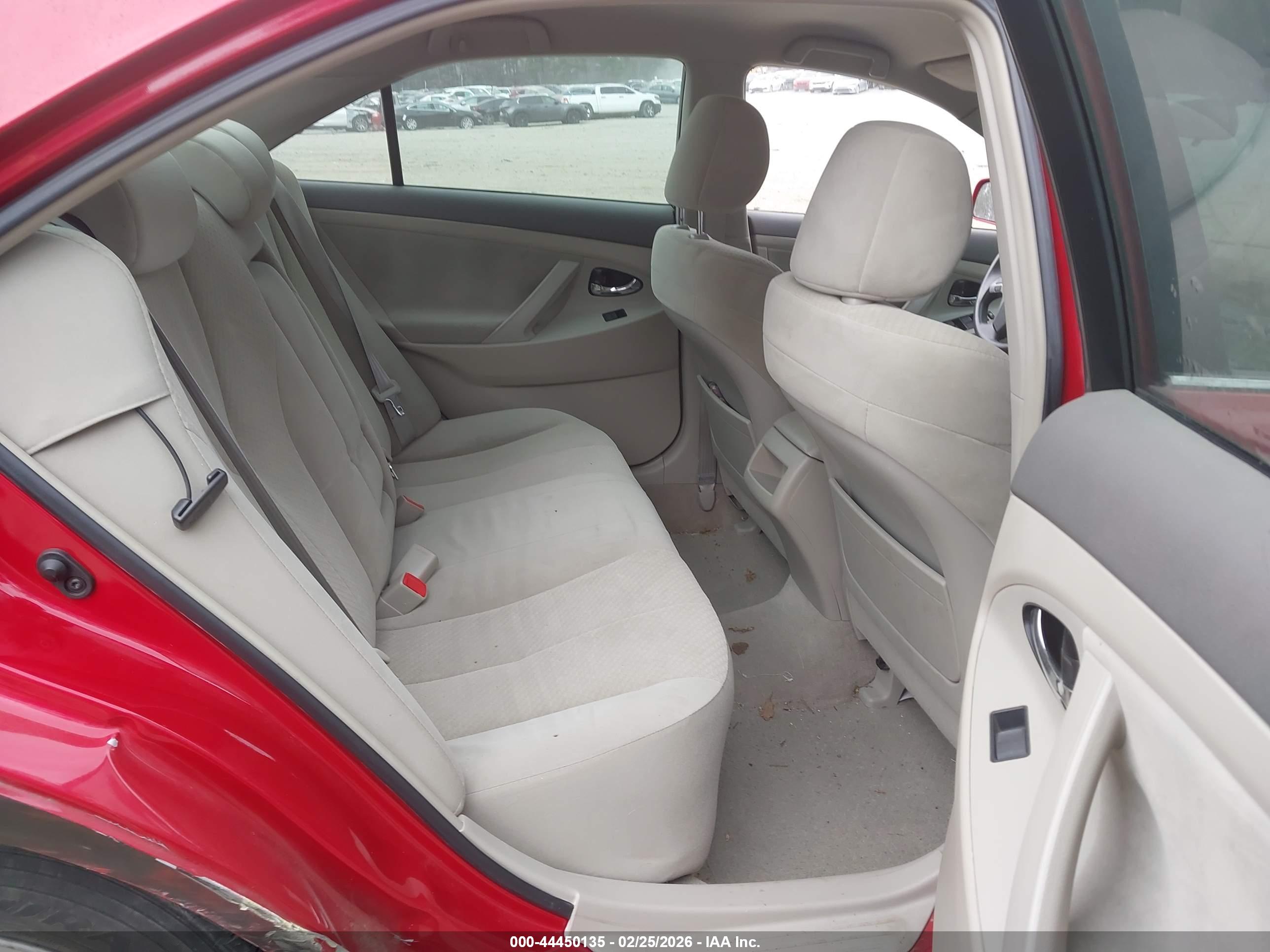 TOYOTA CAMRY image 8