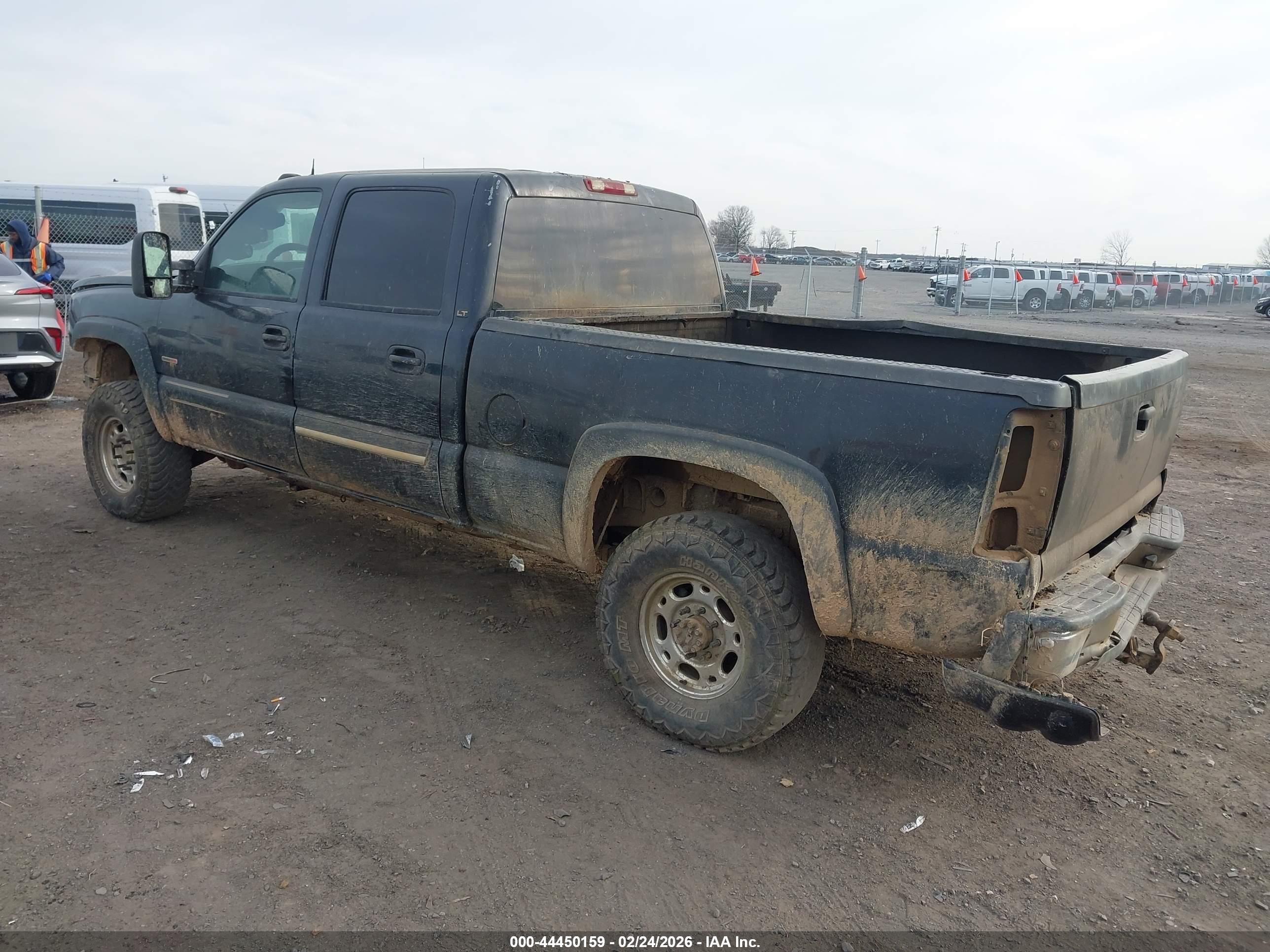 CHEVROLET SILVERADO image 3
