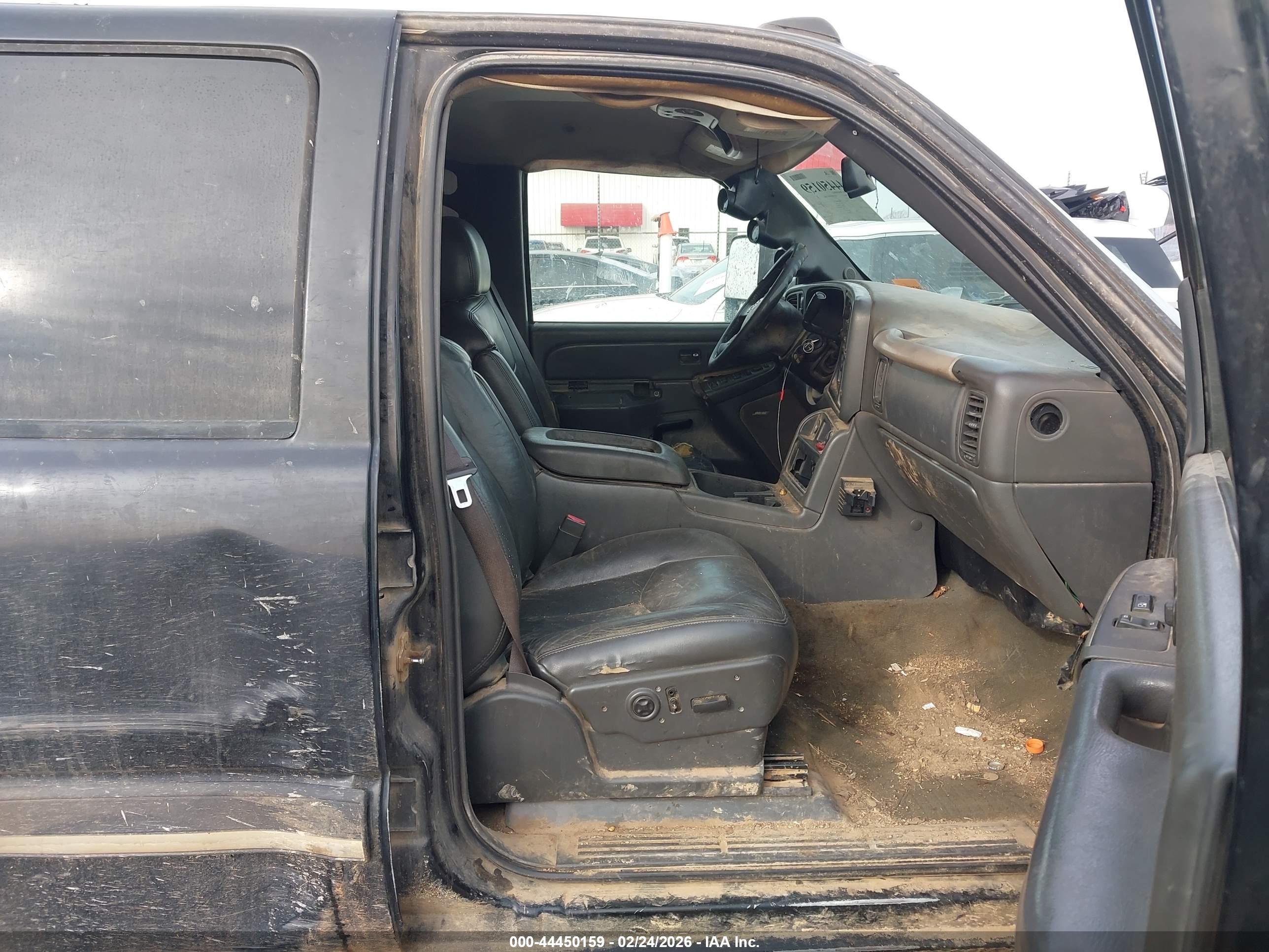 CHEVROLET SILVERADO image 5