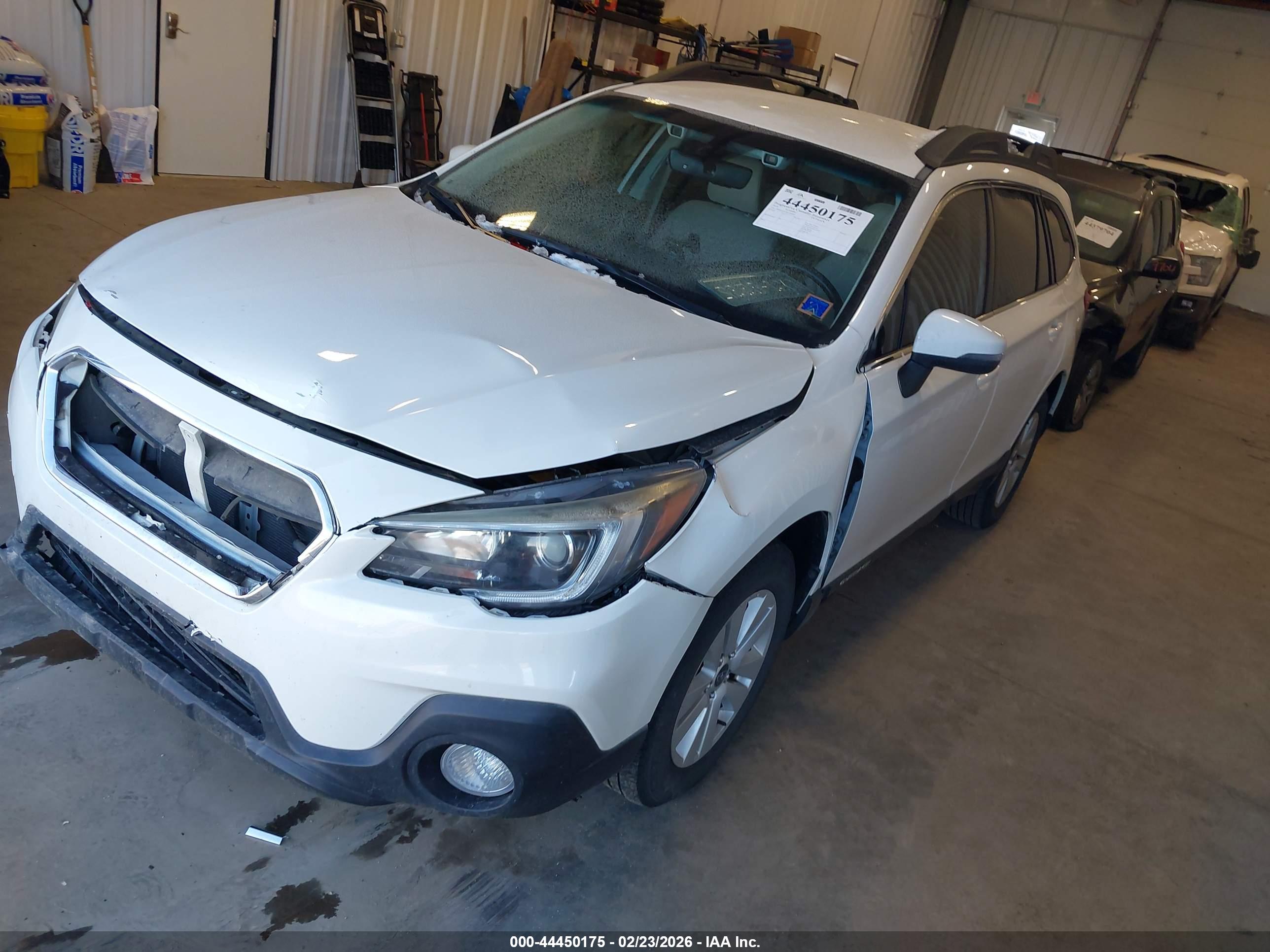 SUBARU OUTBACK image 2
