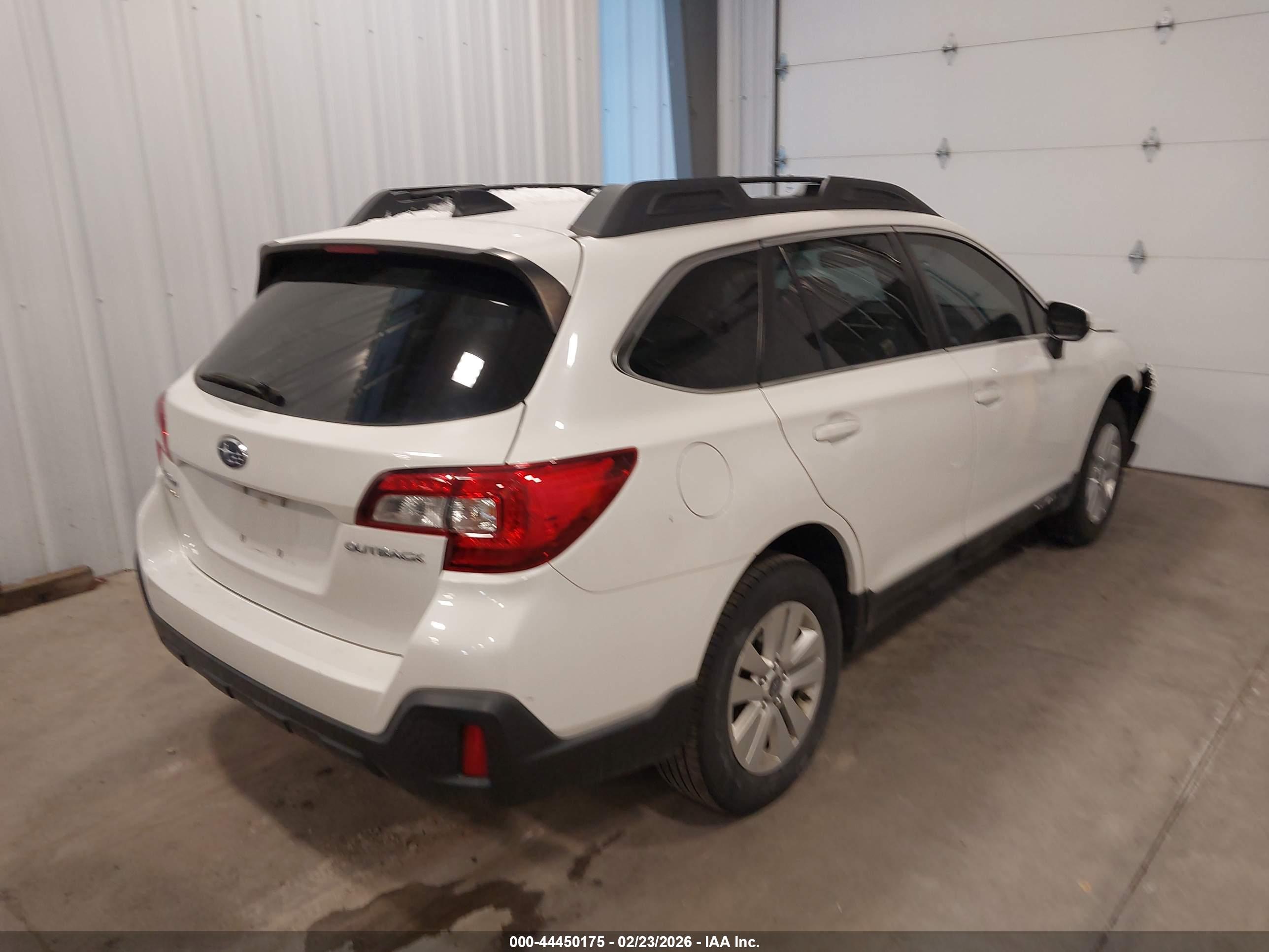 SUBARU OUTBACK image 4