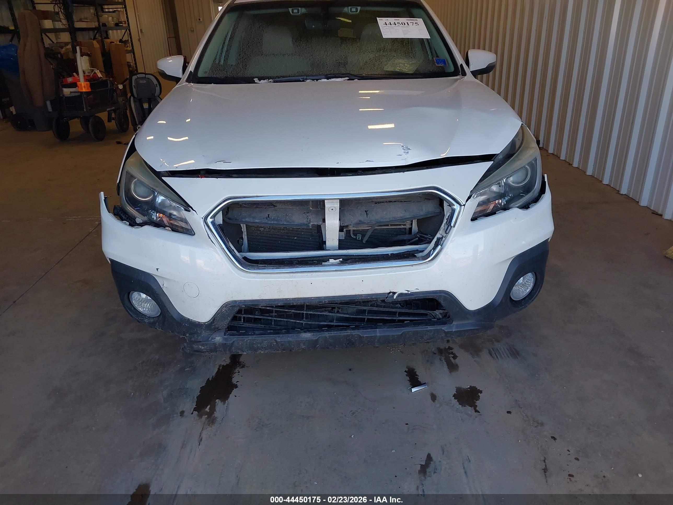 SUBARU OUTBACK image 6