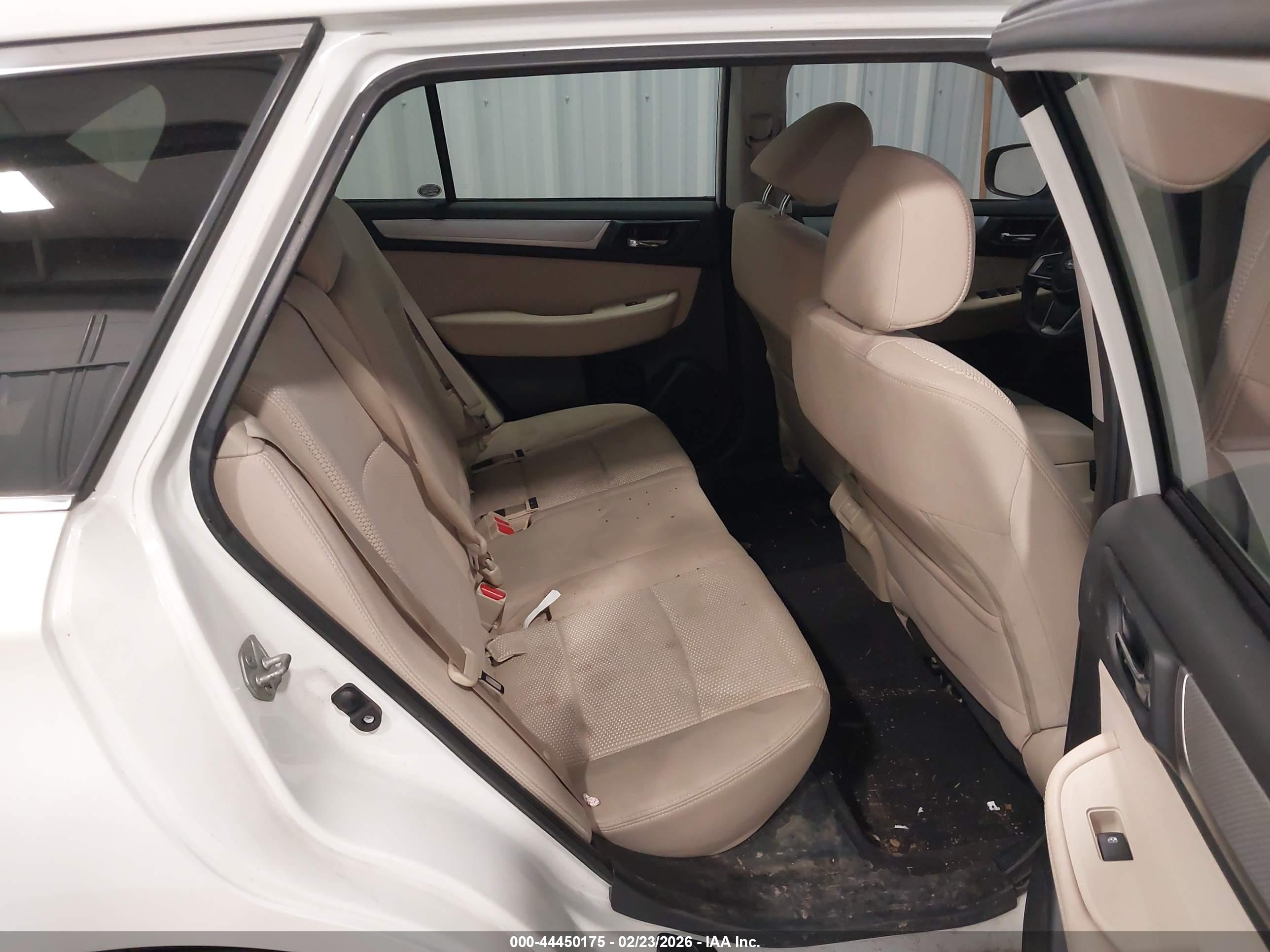 SUBARU OUTBACK image 8