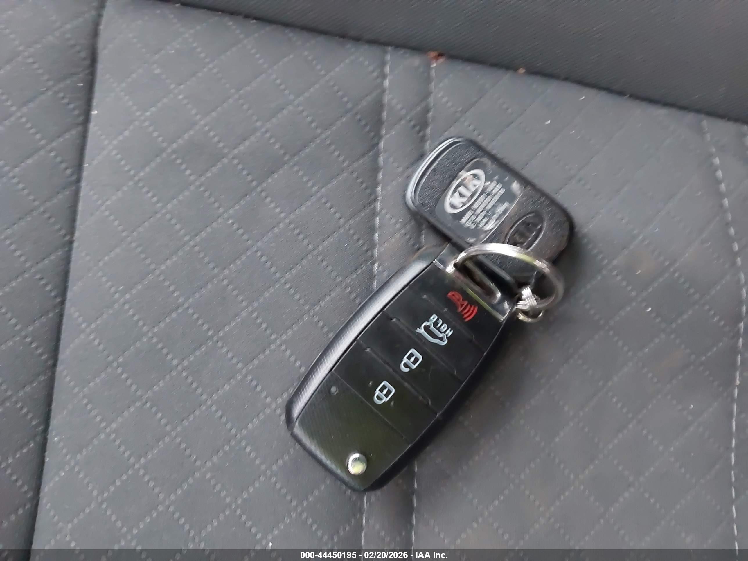 KIA SORENTO image 11