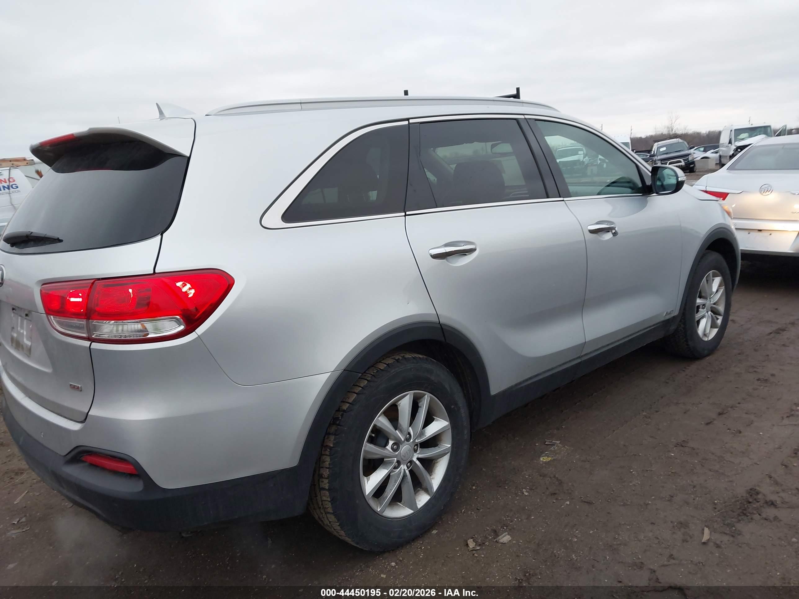 KIA SORENTO image 4
