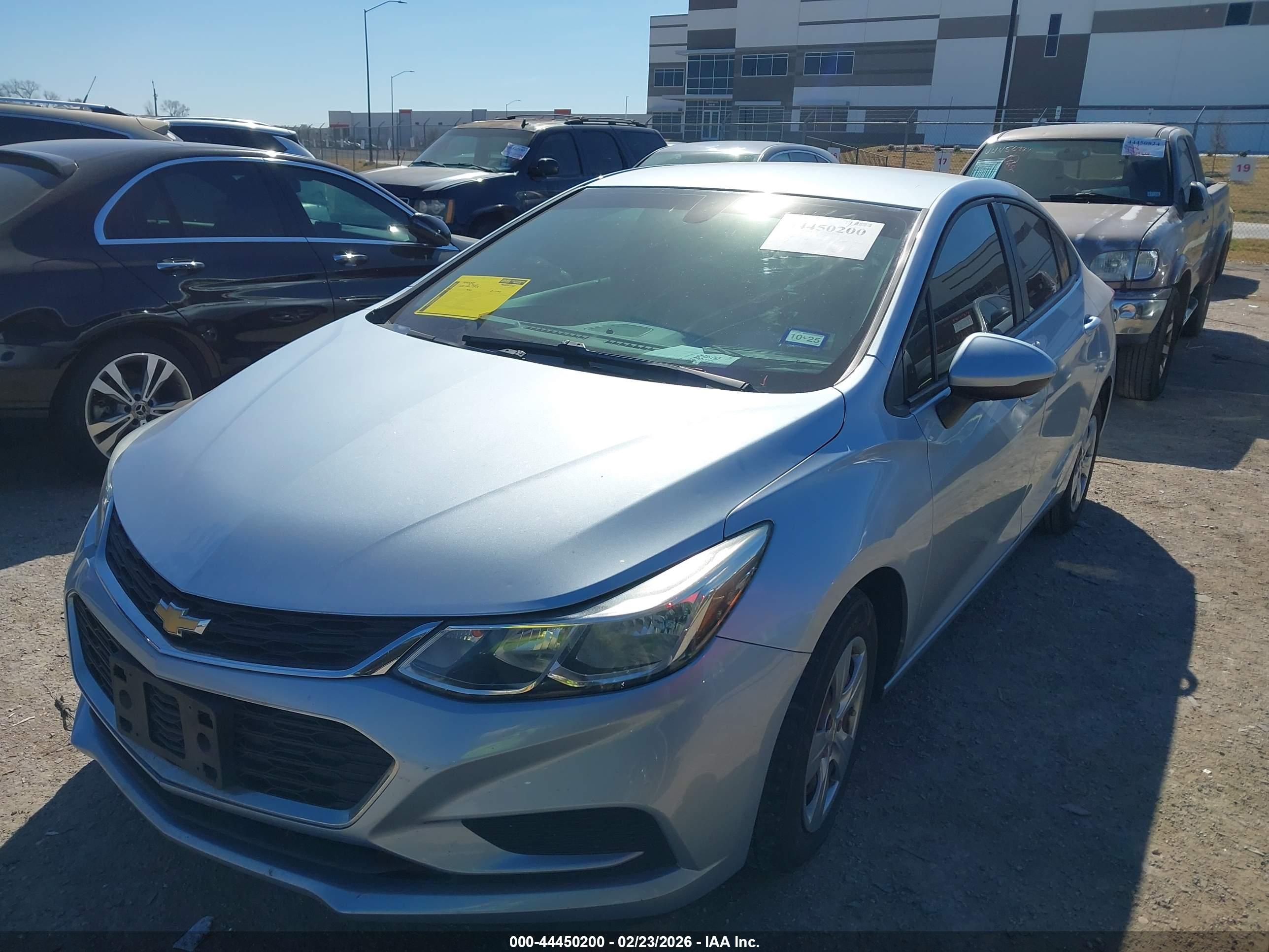 CHEVROLET CRUZE image 2