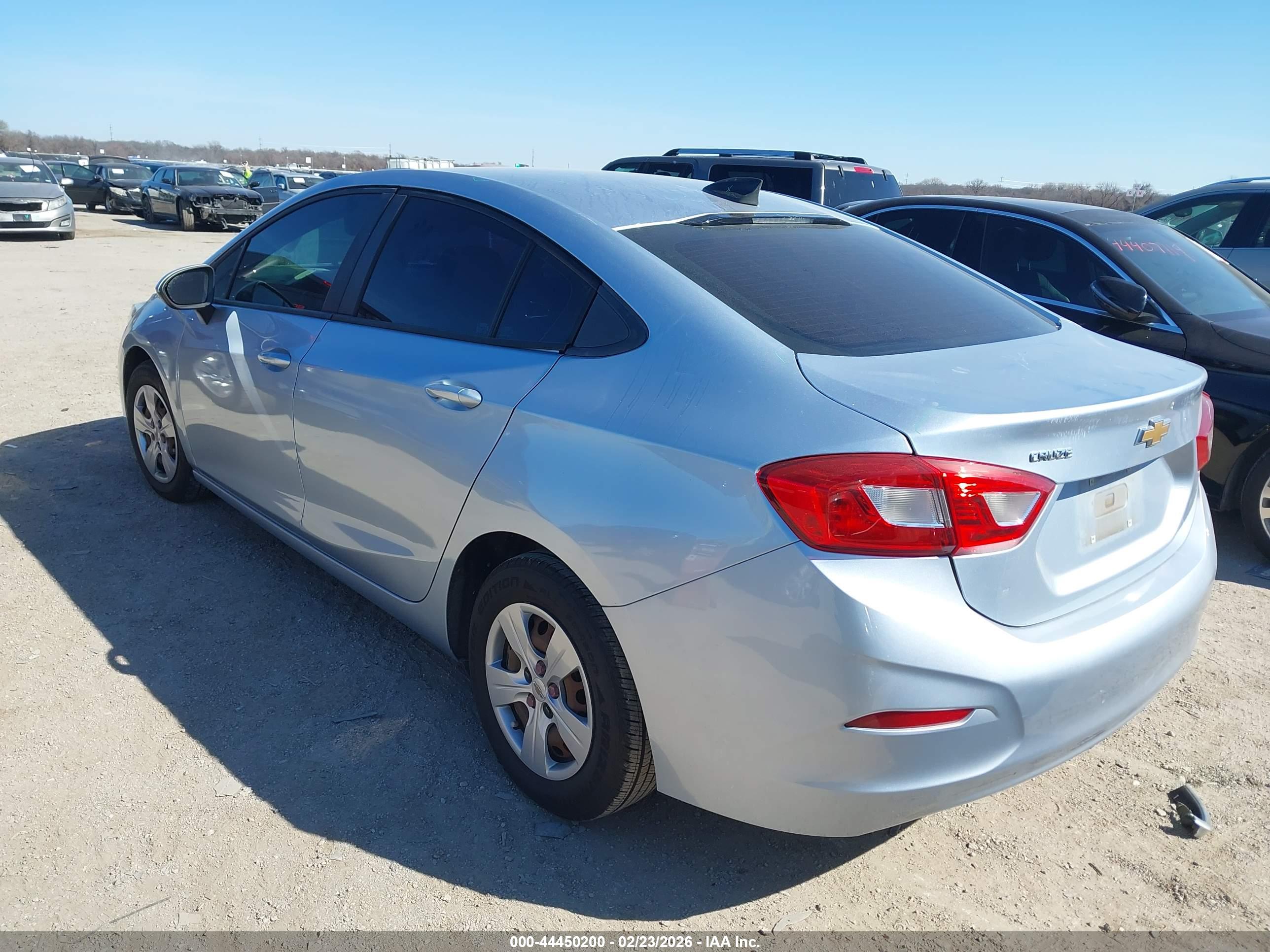 CHEVROLET CRUZE image 3