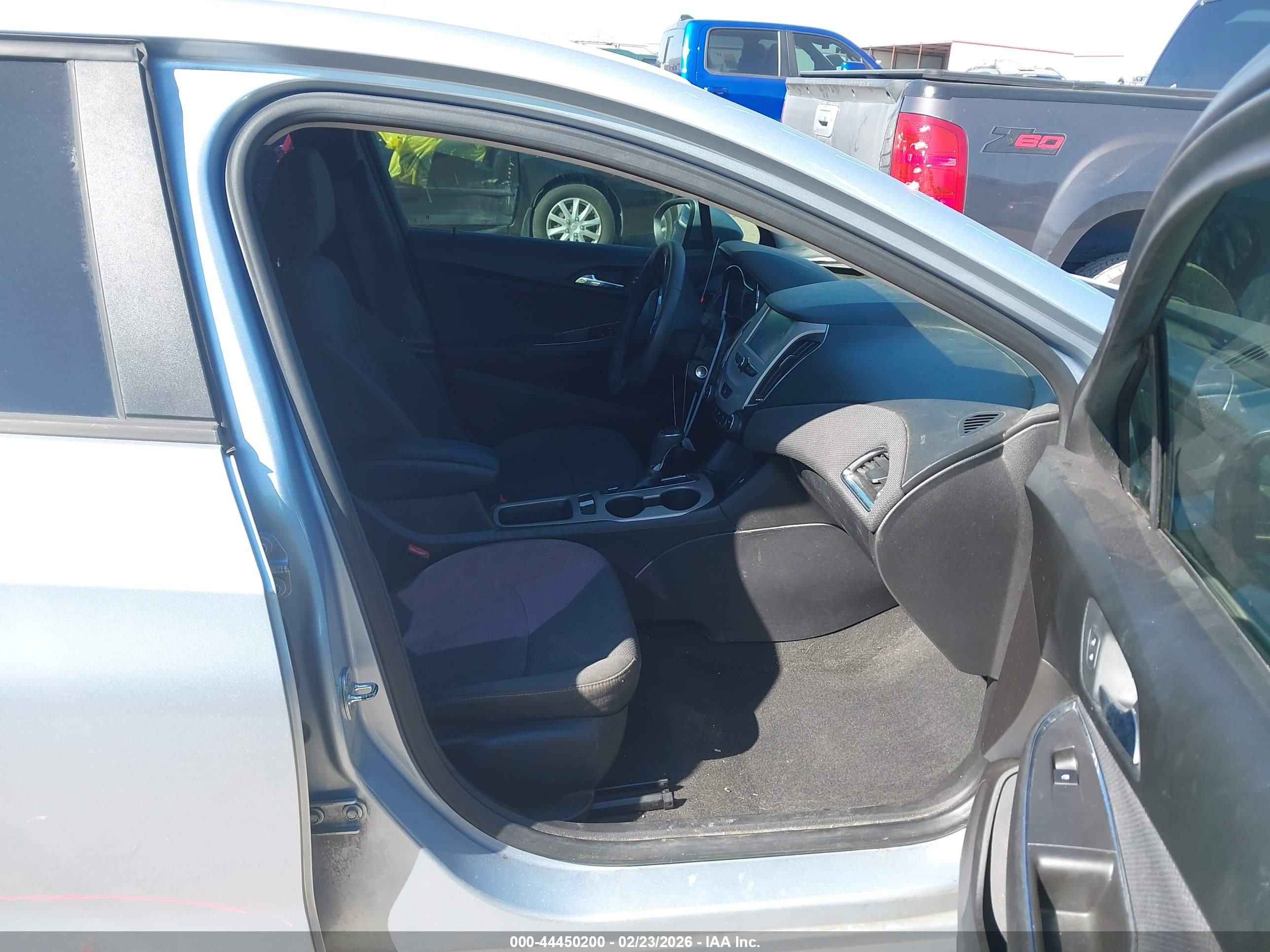 CHEVROLET CRUZE image 5
