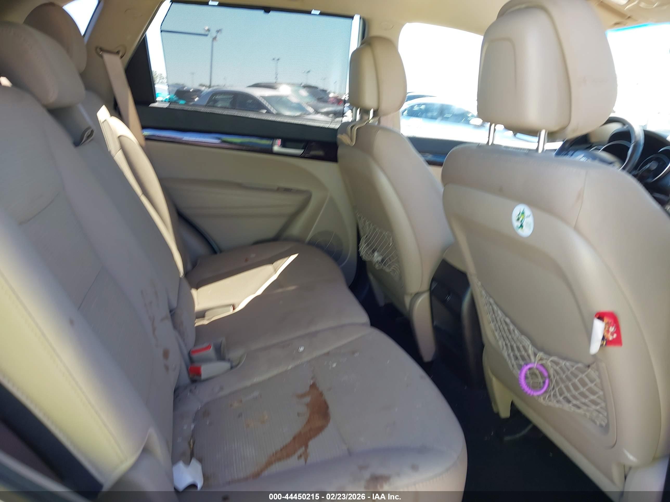 KIA SORENTO image 8
