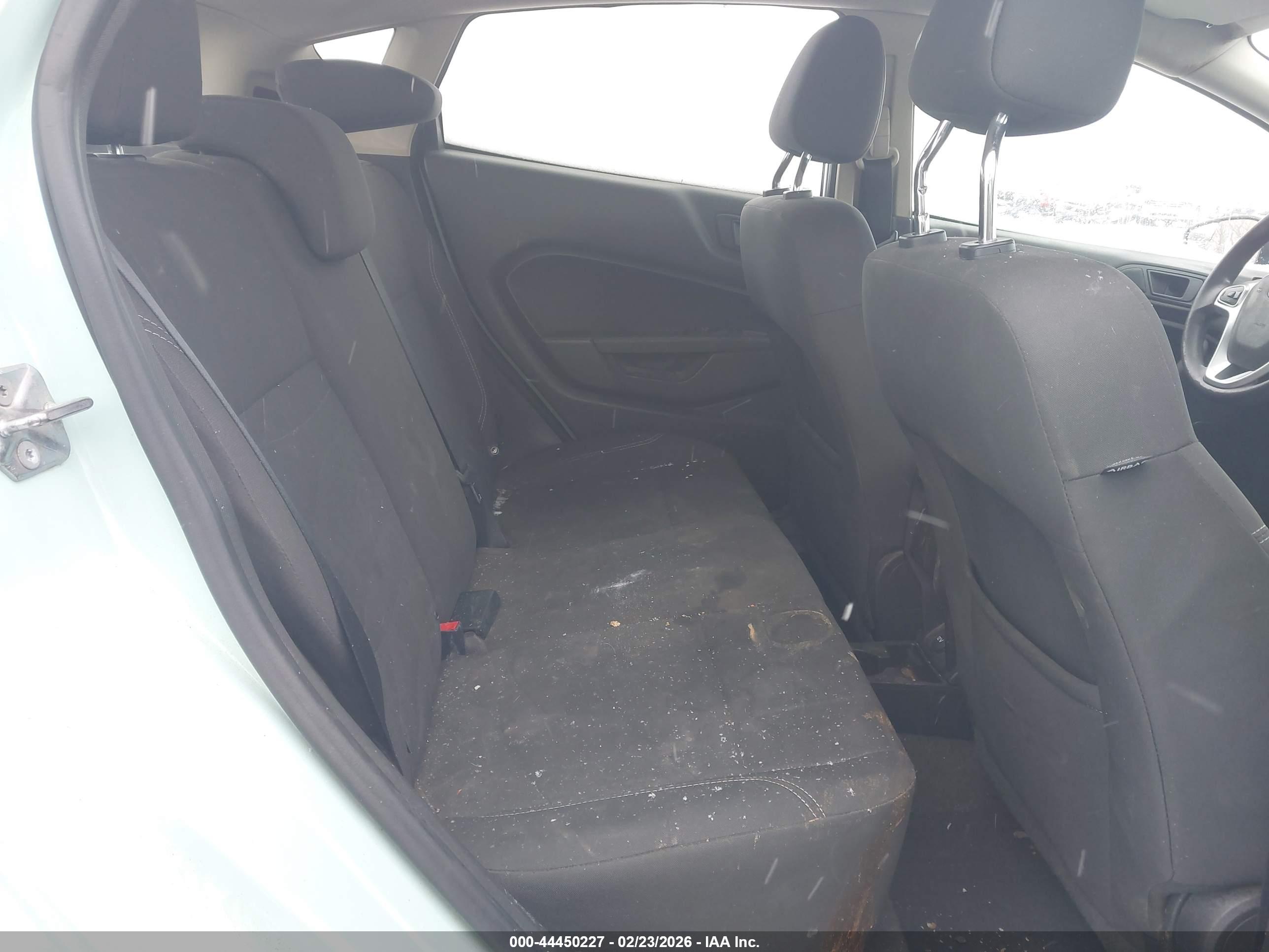 FORD FIESTA image 8