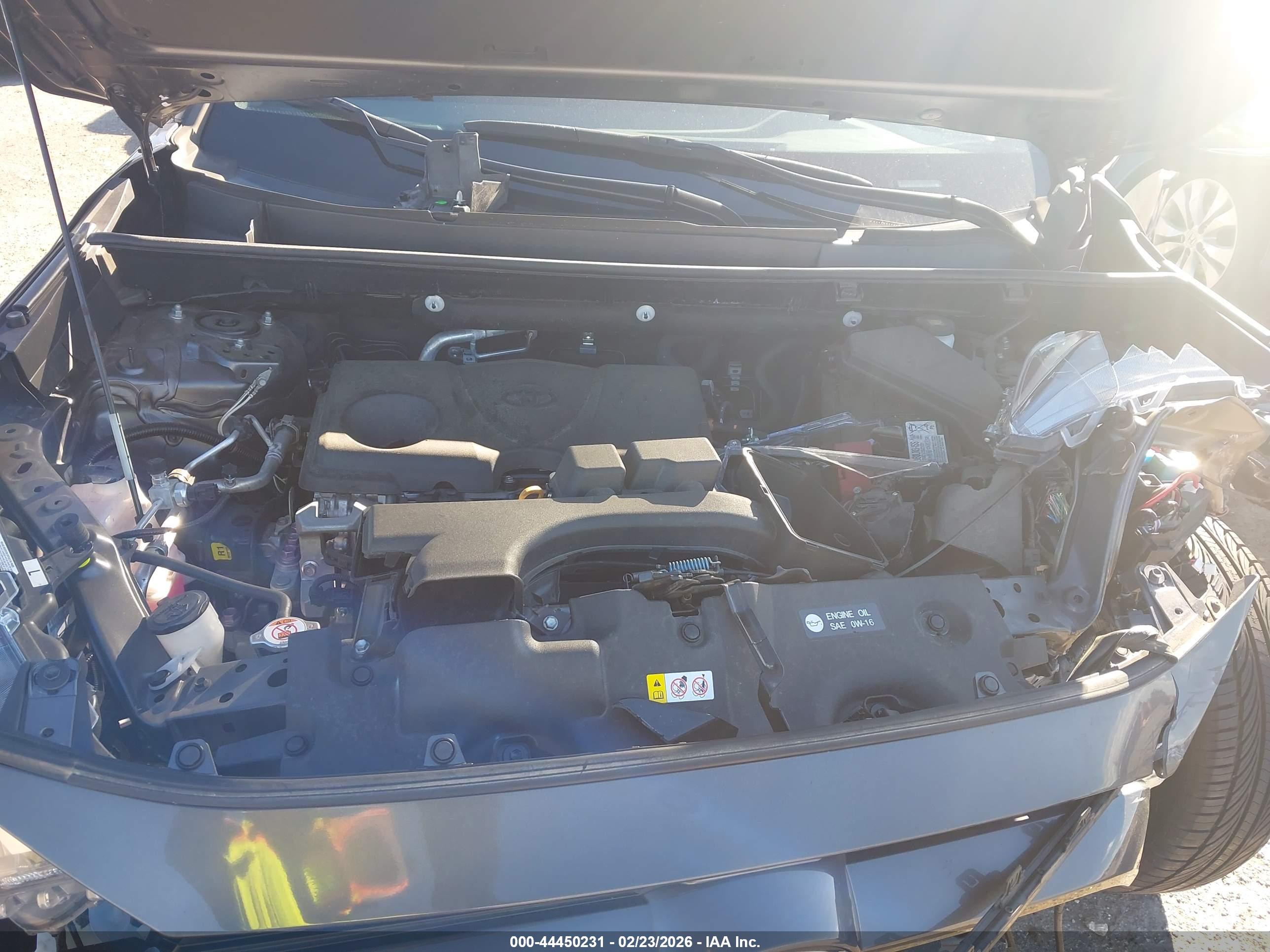 TOYOTA RAV4 image 10