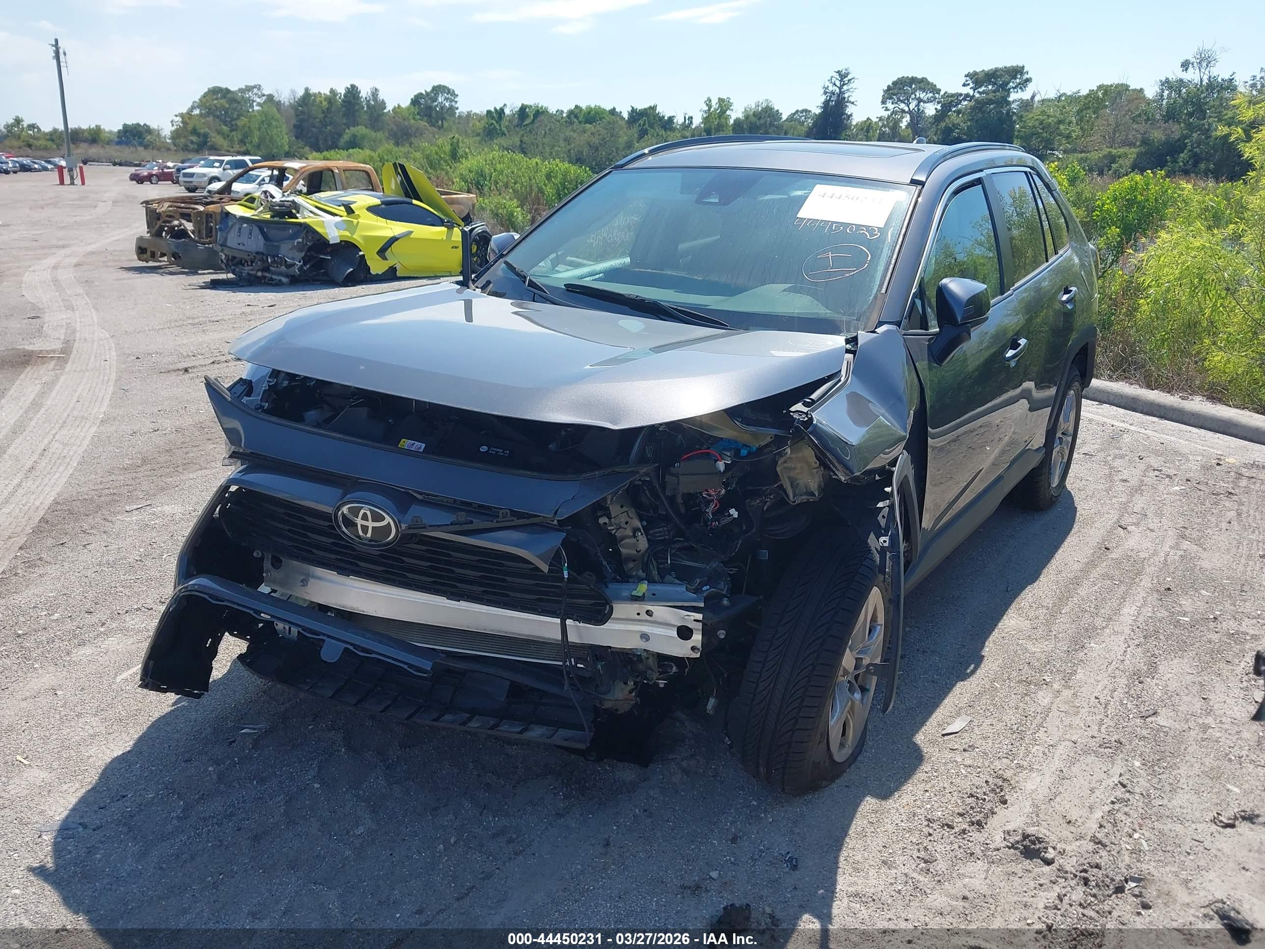 TOYOTA RAV4 image 2