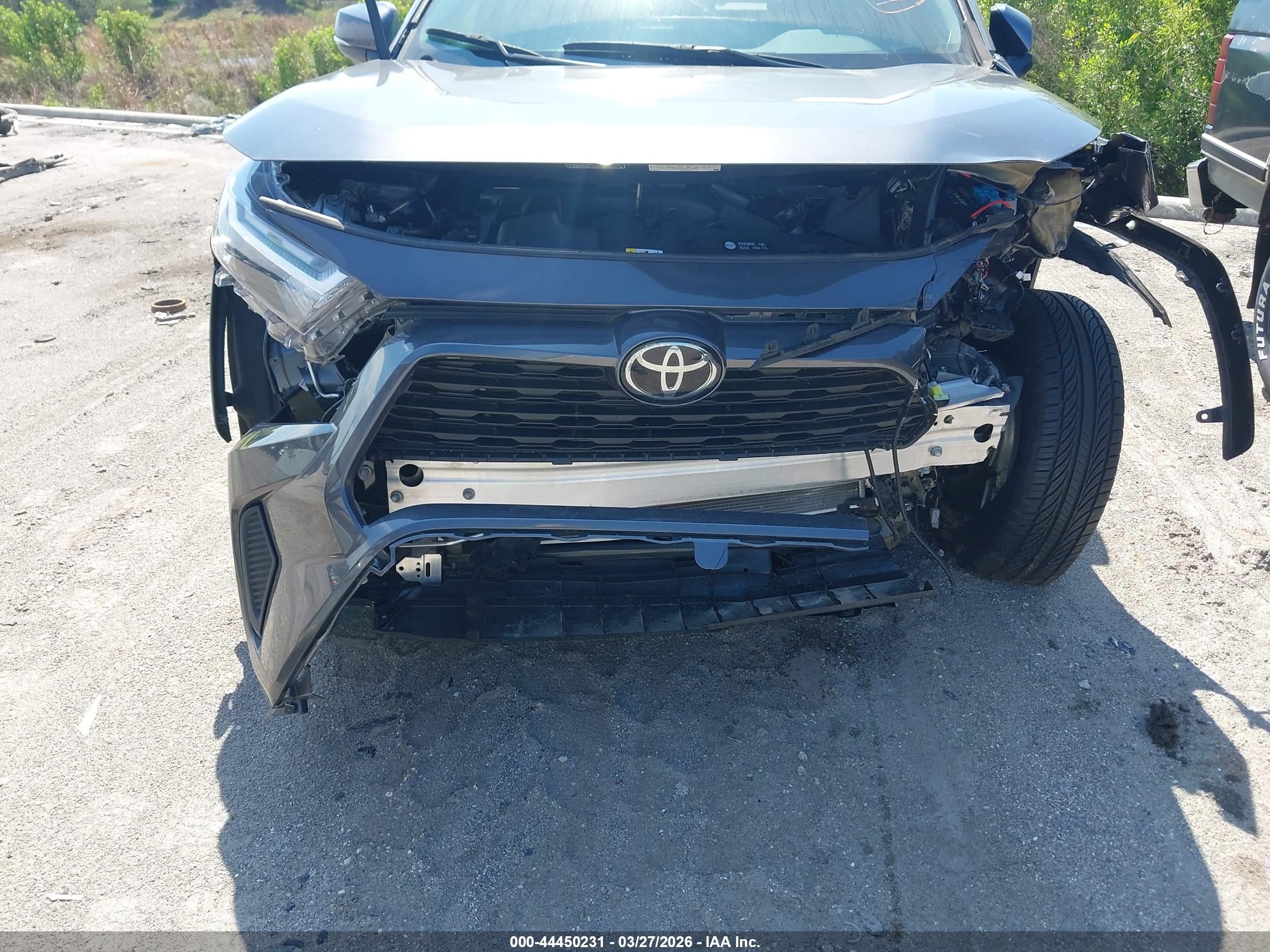 TOYOTA RAV4 image 6