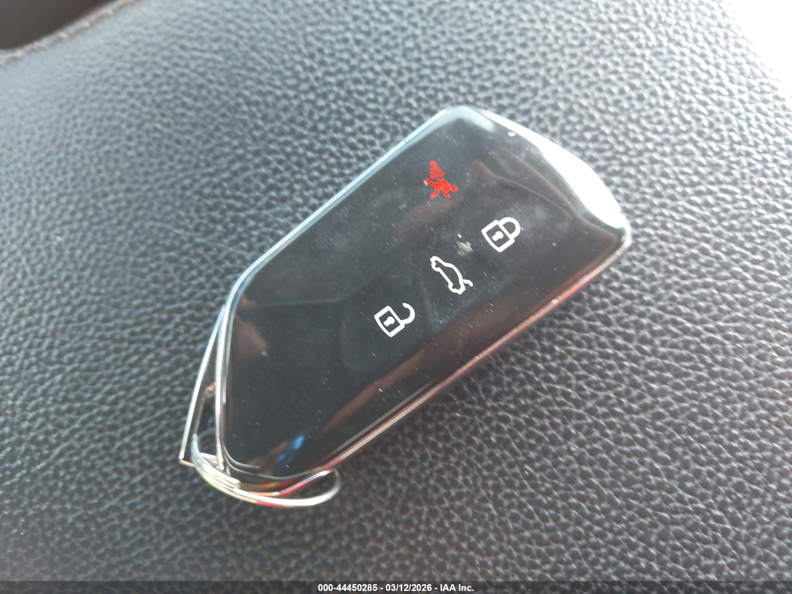 VOLKSWAGEN ID.4 image 11