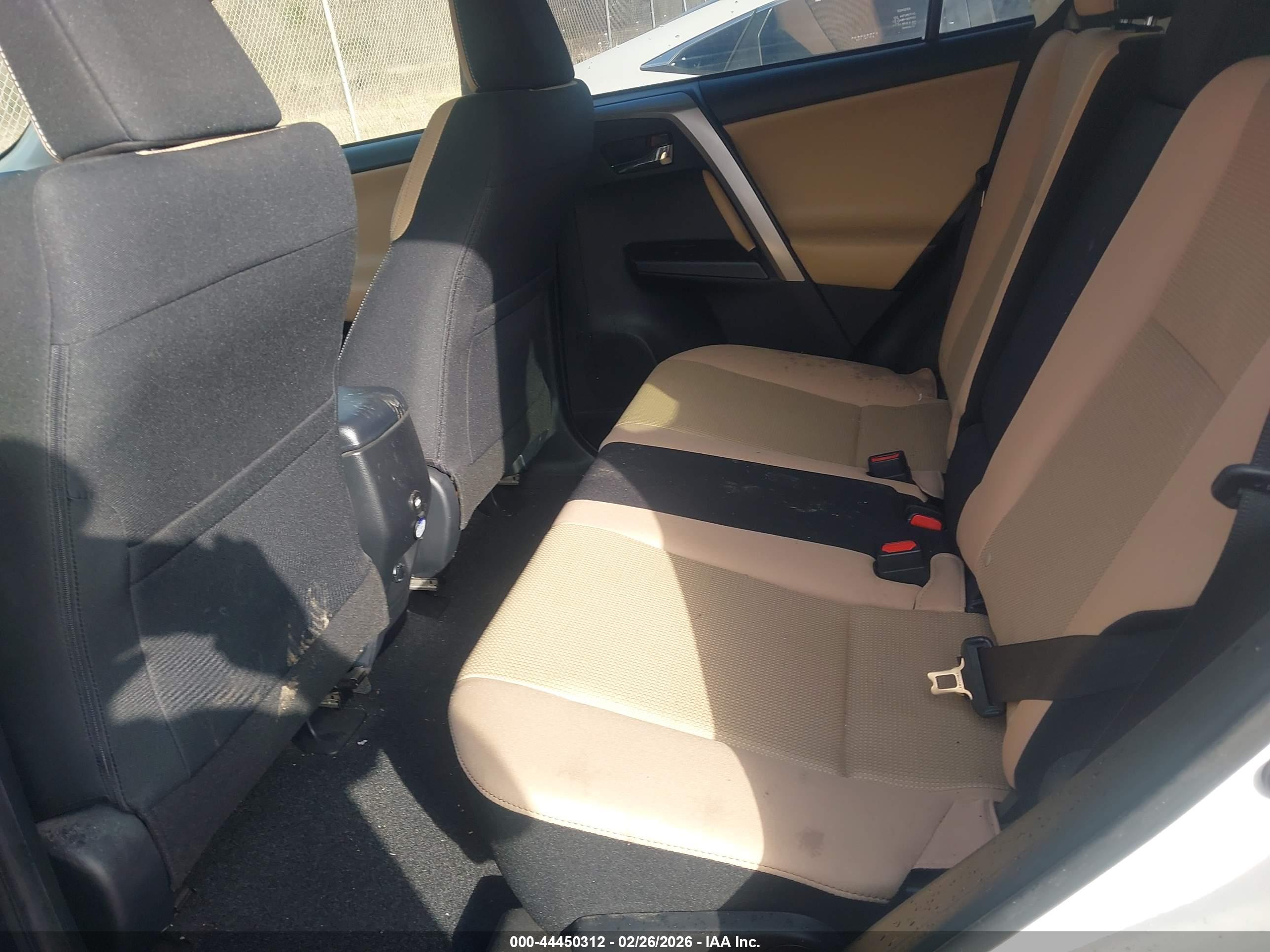 TOYOTA RAV4 image 8