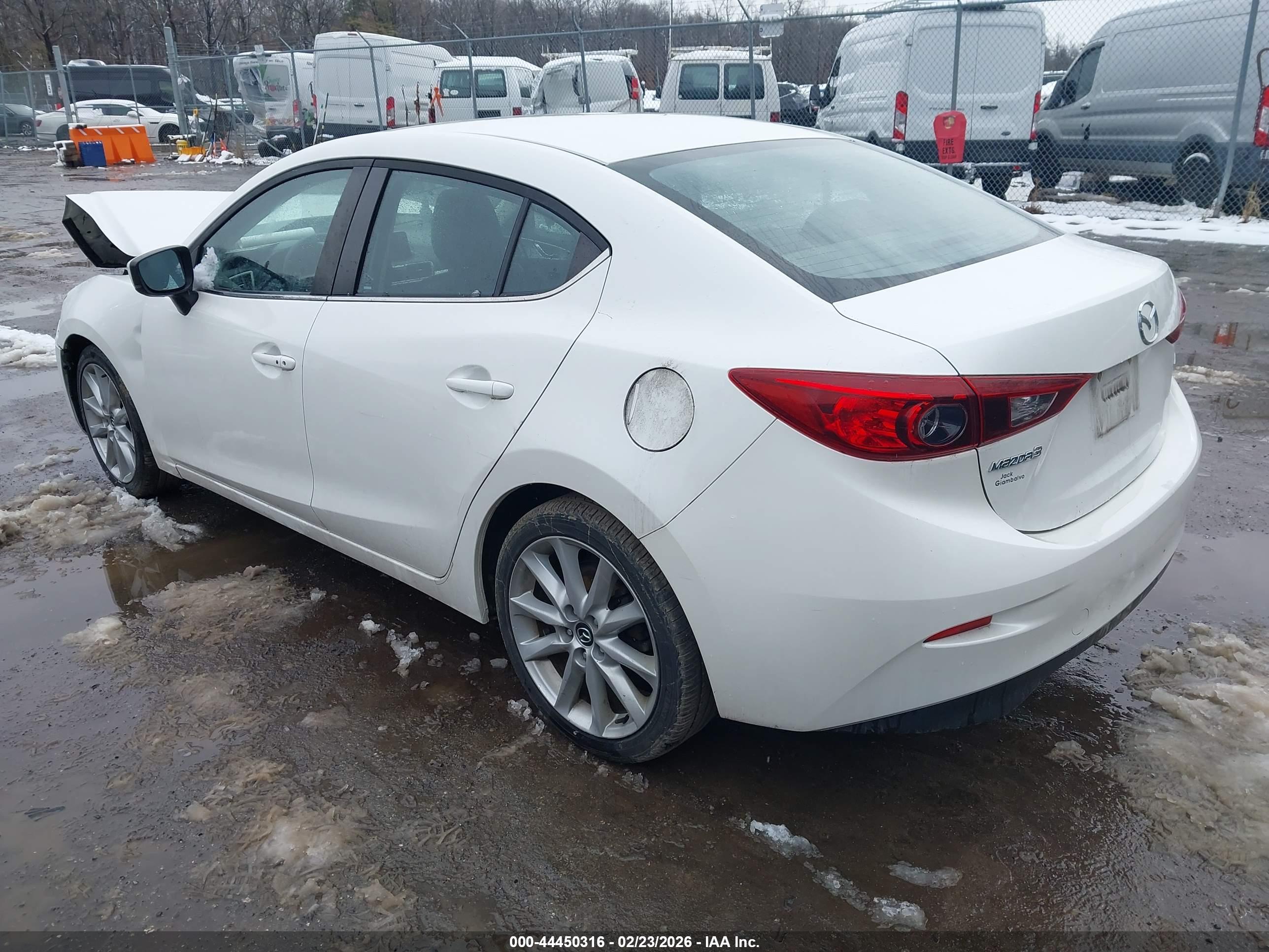 MAZDA MAZDA3 image 3