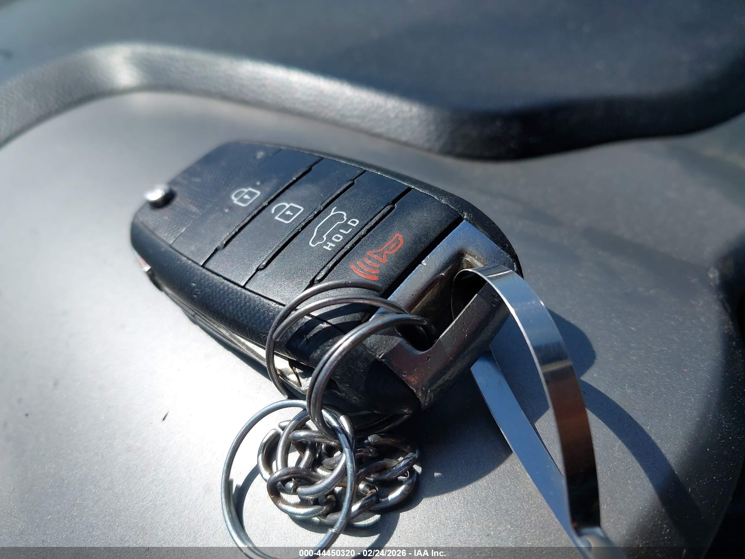 KIA SPORTAGE image 11