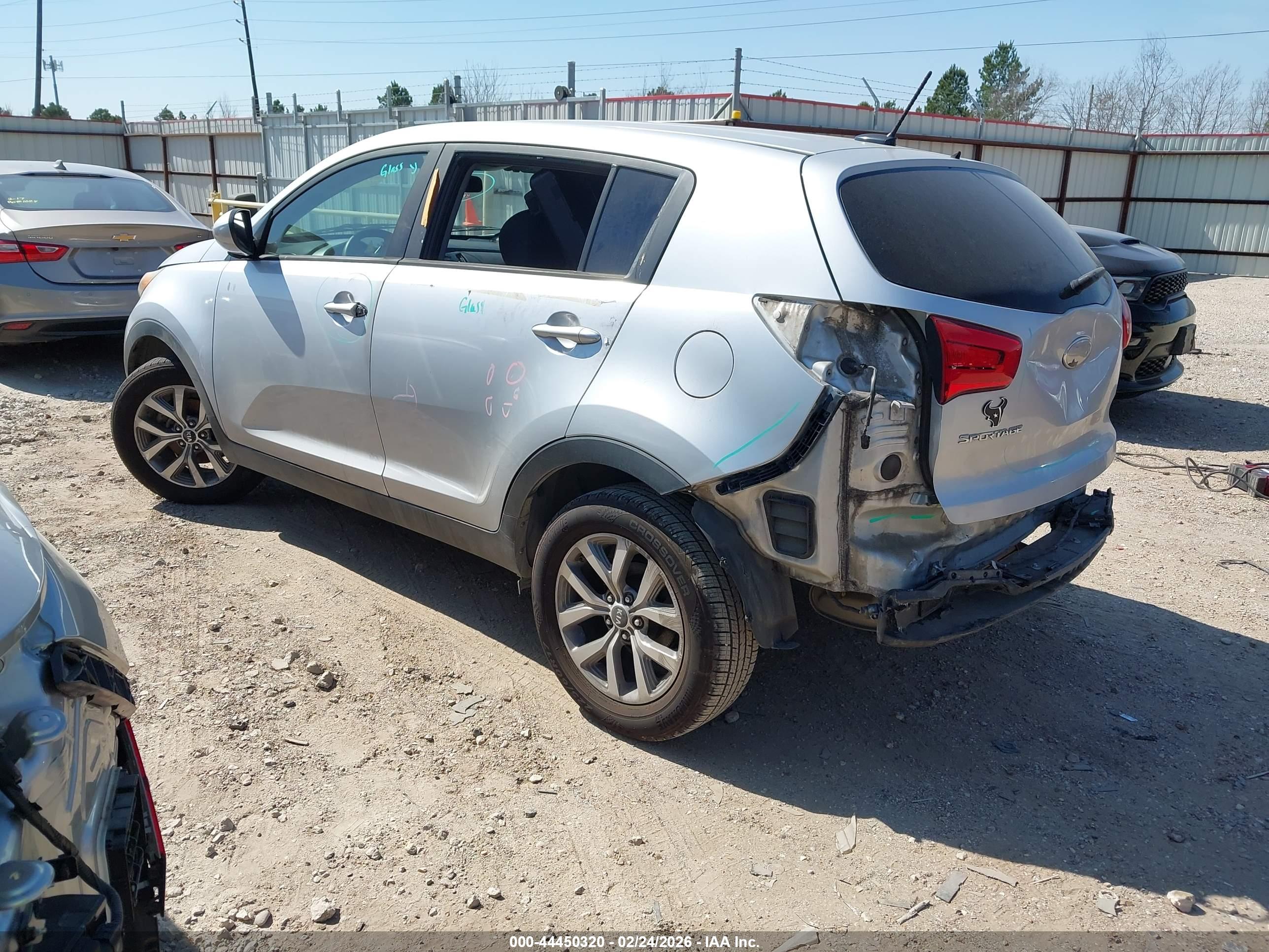 KIA SPORTAGE image 3