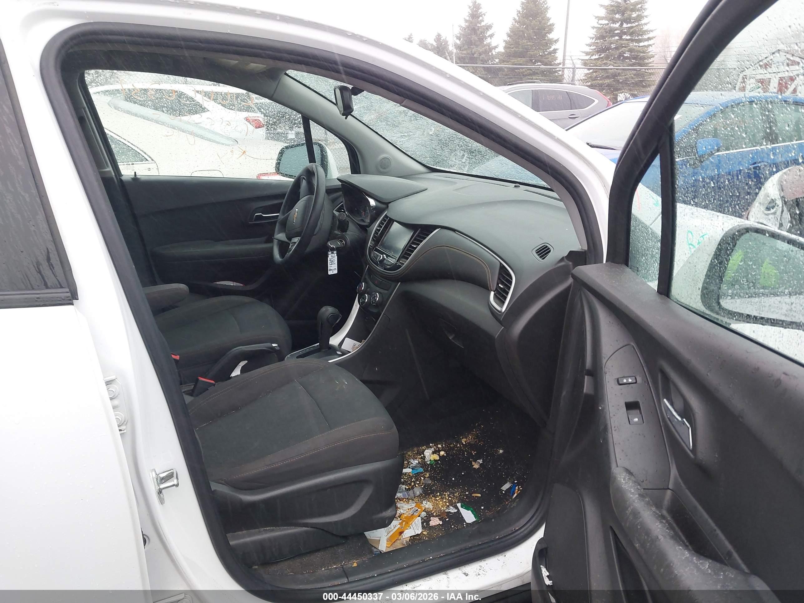 CHEVROLET TRAX image 5