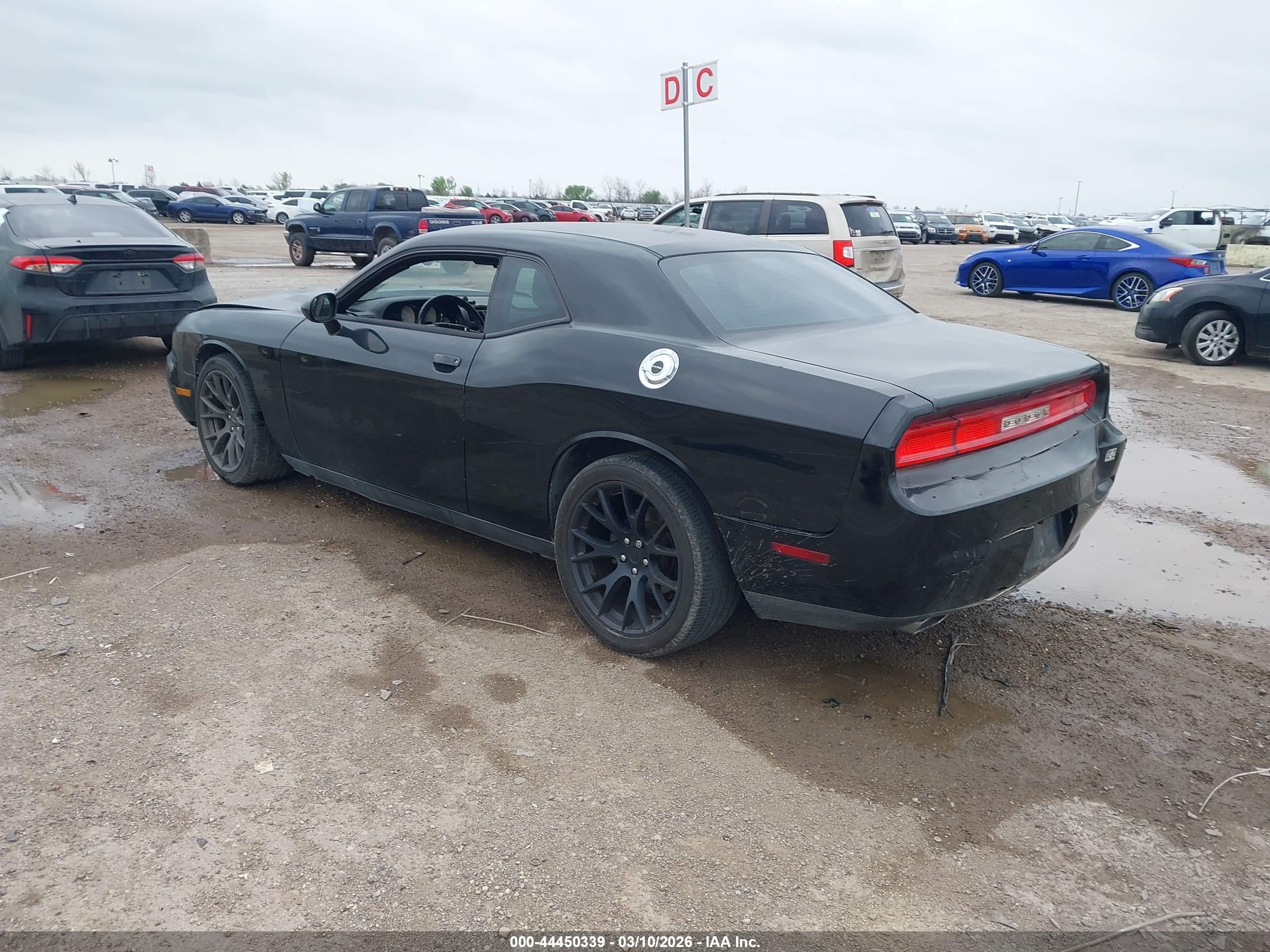 DODGE CHALLENGER image 3