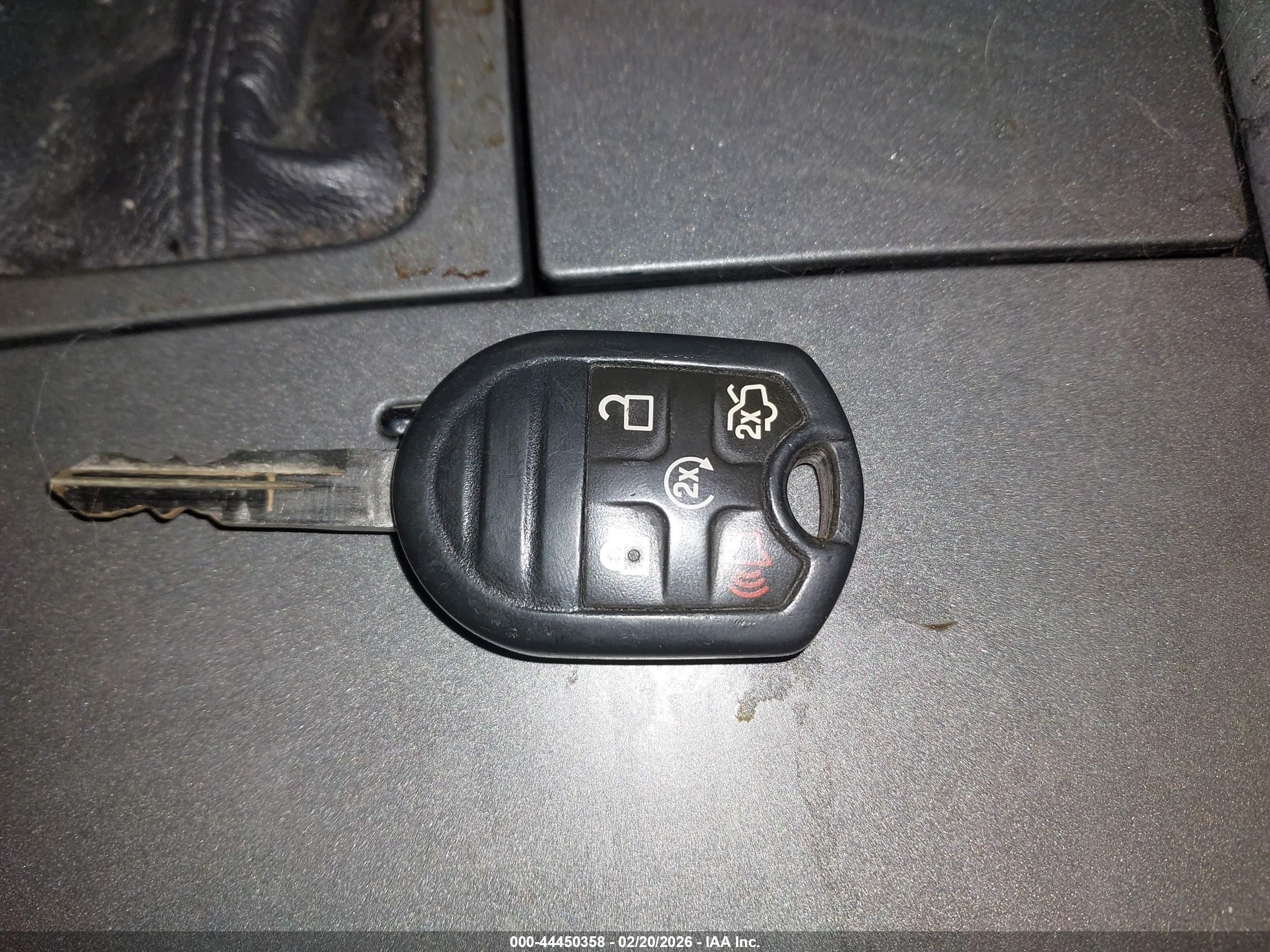 FORD TAURUS image 11