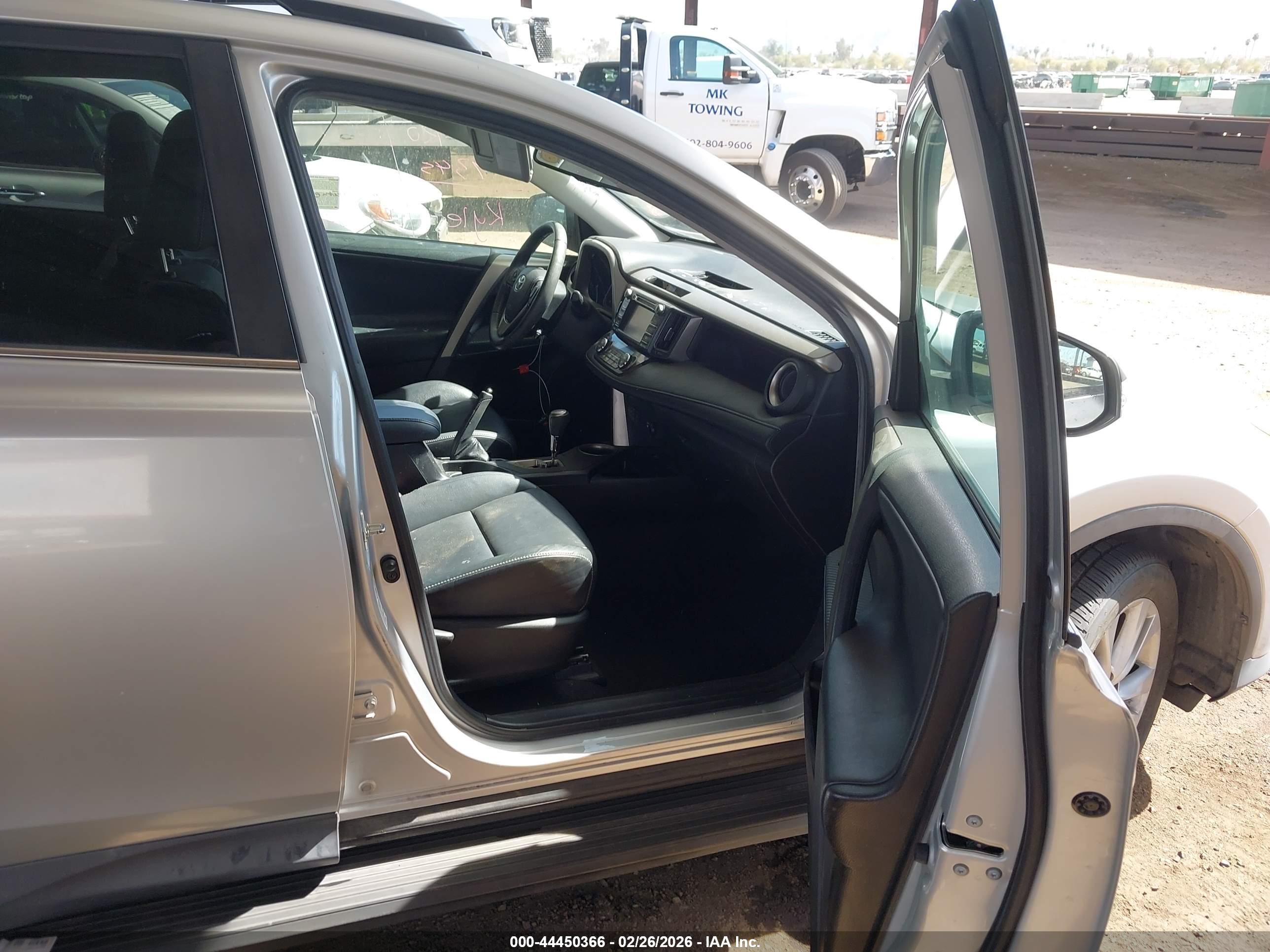 TOYOTA RAV4 image 5