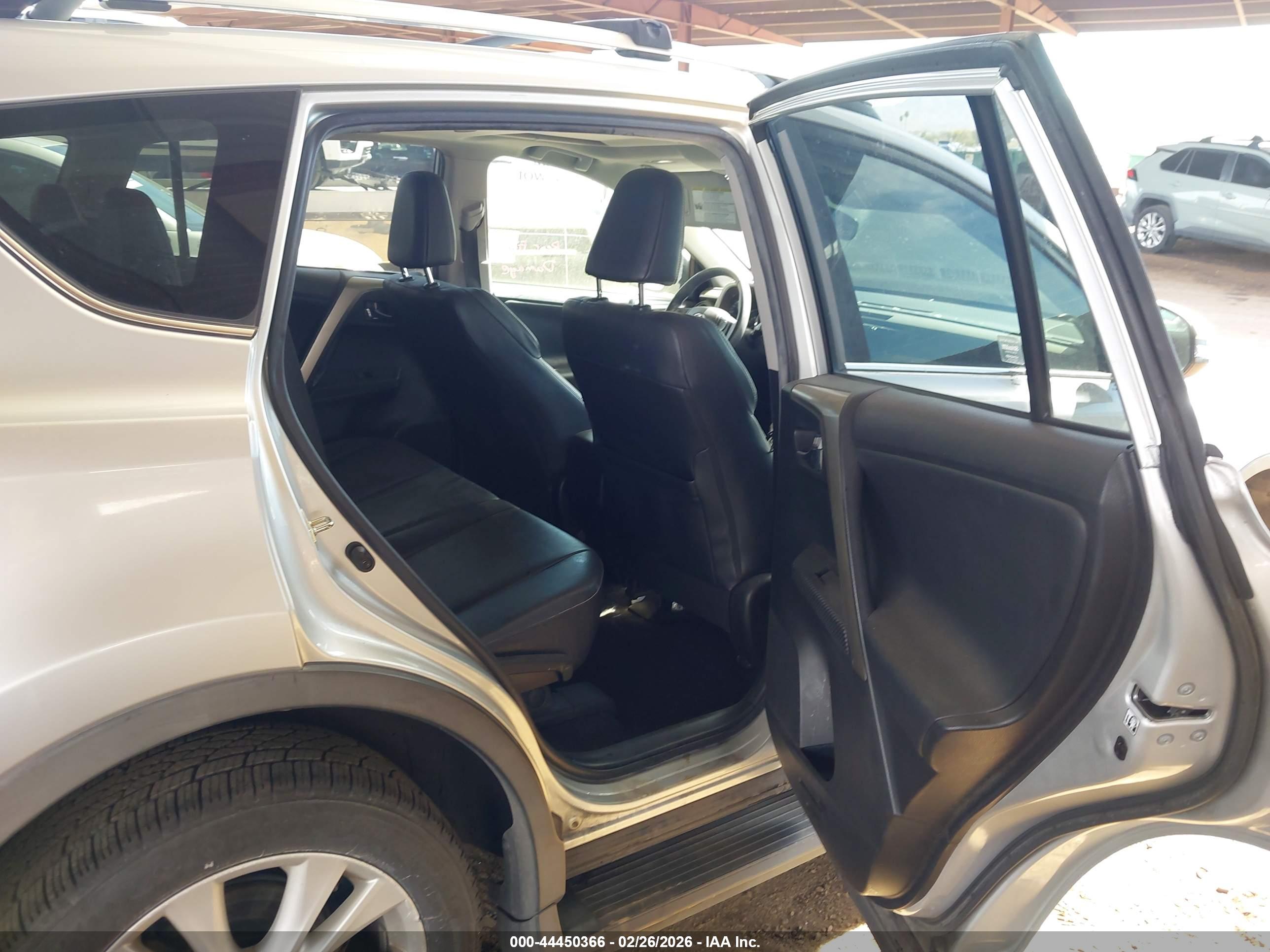 TOYOTA RAV4 image 8
