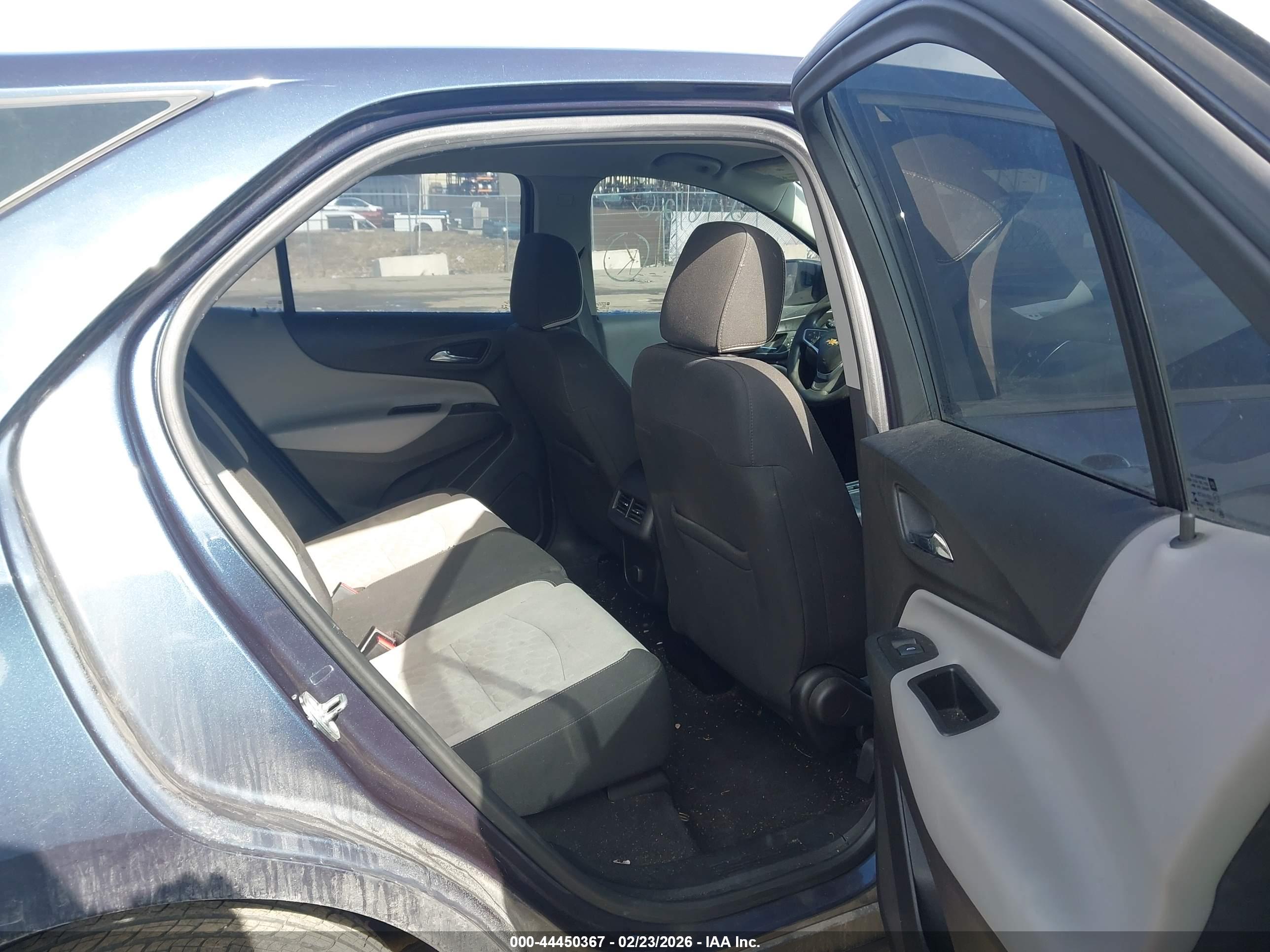 CHEVROLET EQUINOX image 8