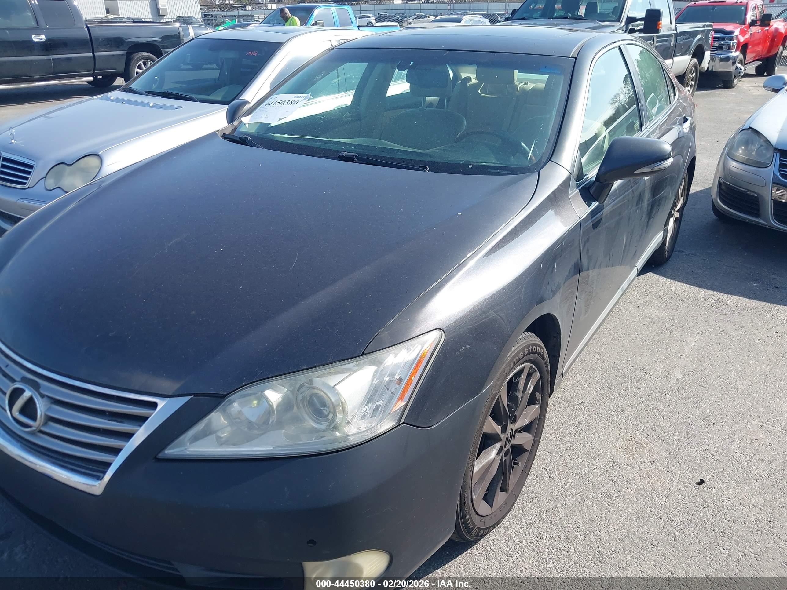 LEXUS ES image 6