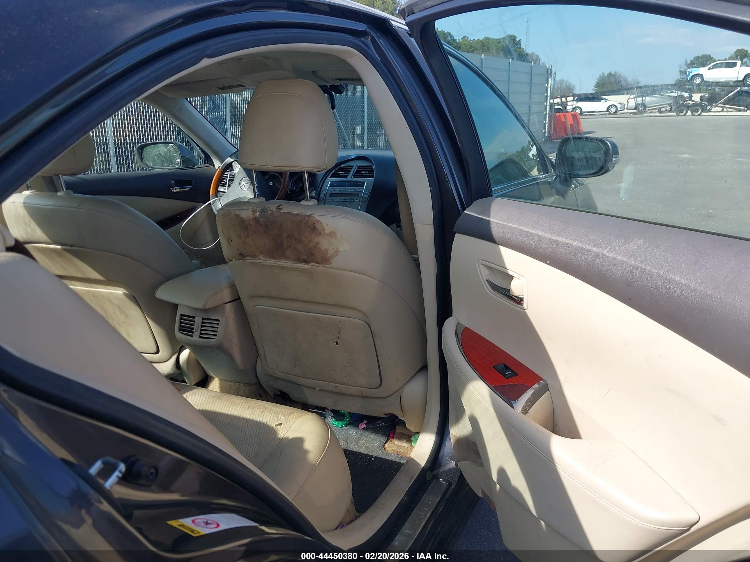 LEXUS ES image 8