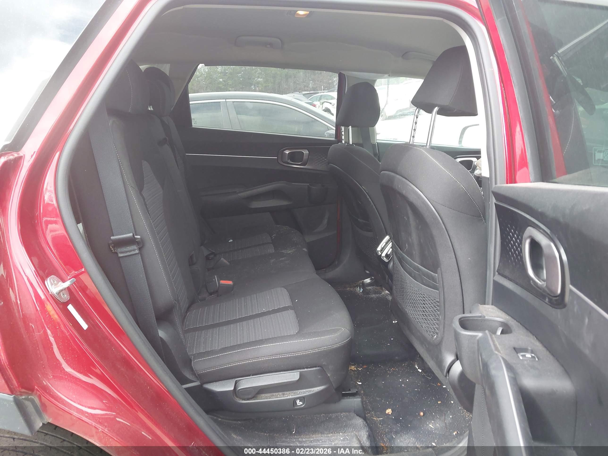 KIA SORENTO image 8
