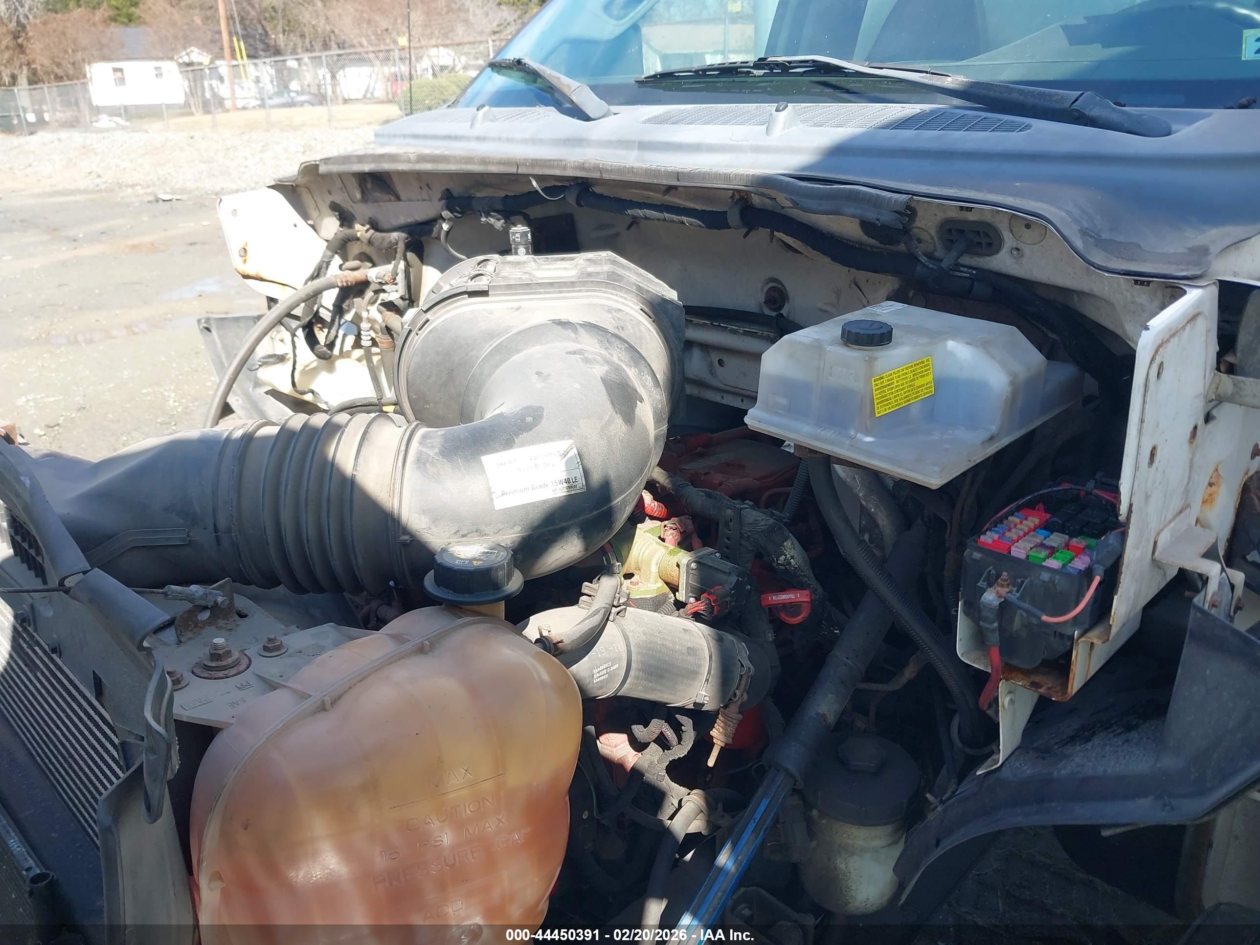 FORD F-750 image 10