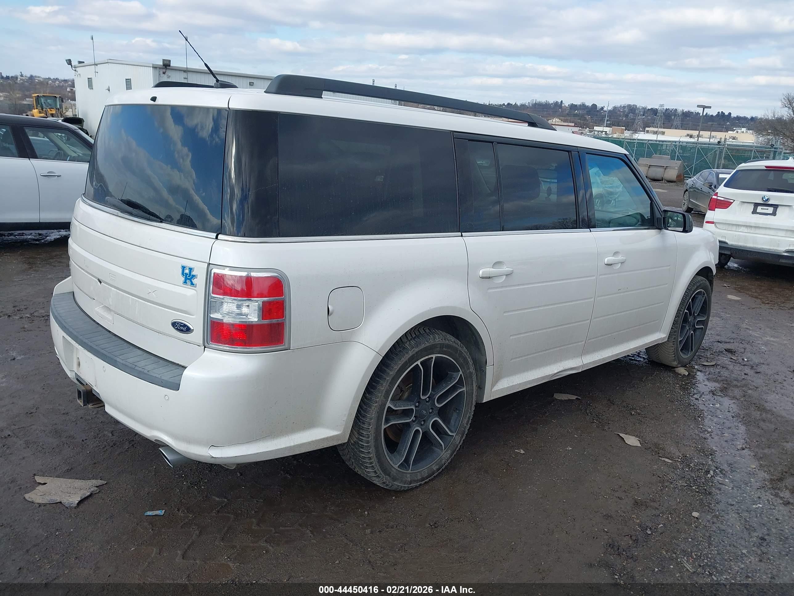 FORD FLEX image 4