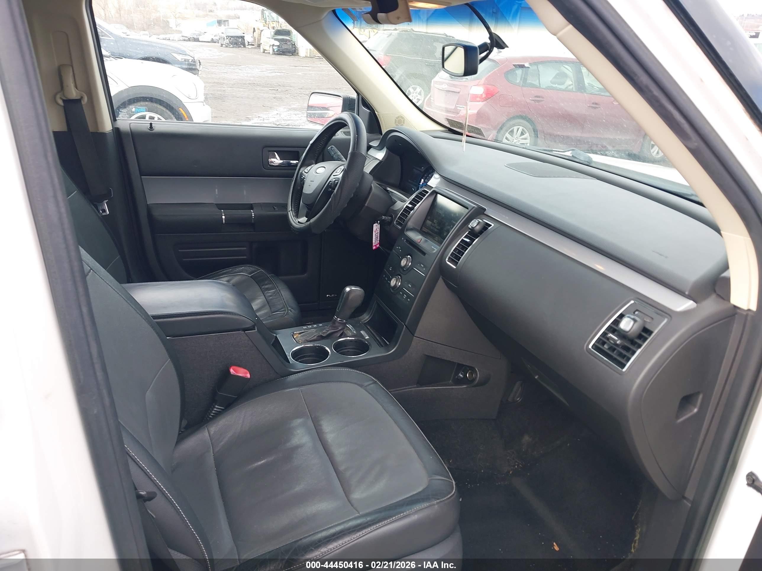FORD FLEX image 5