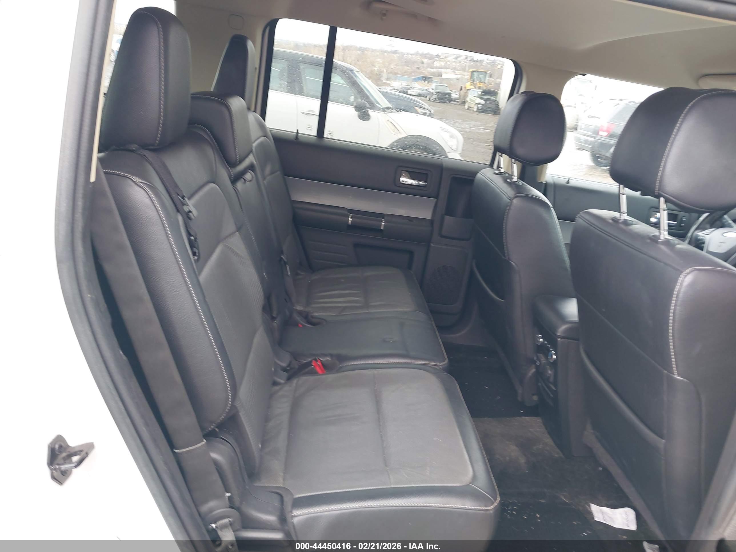 FORD FLEX image 8
