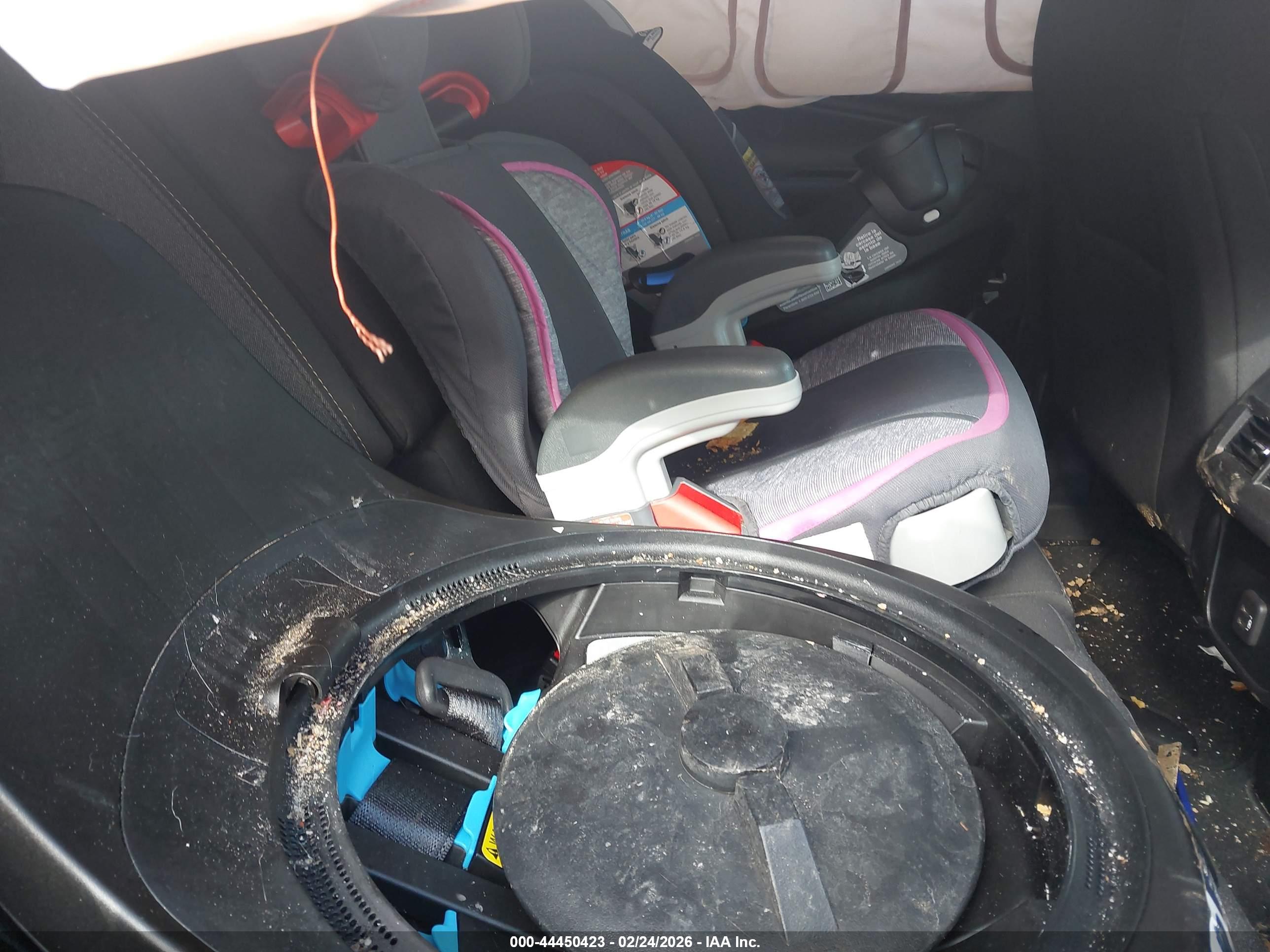 CHEVROLET EQUINOX image 8