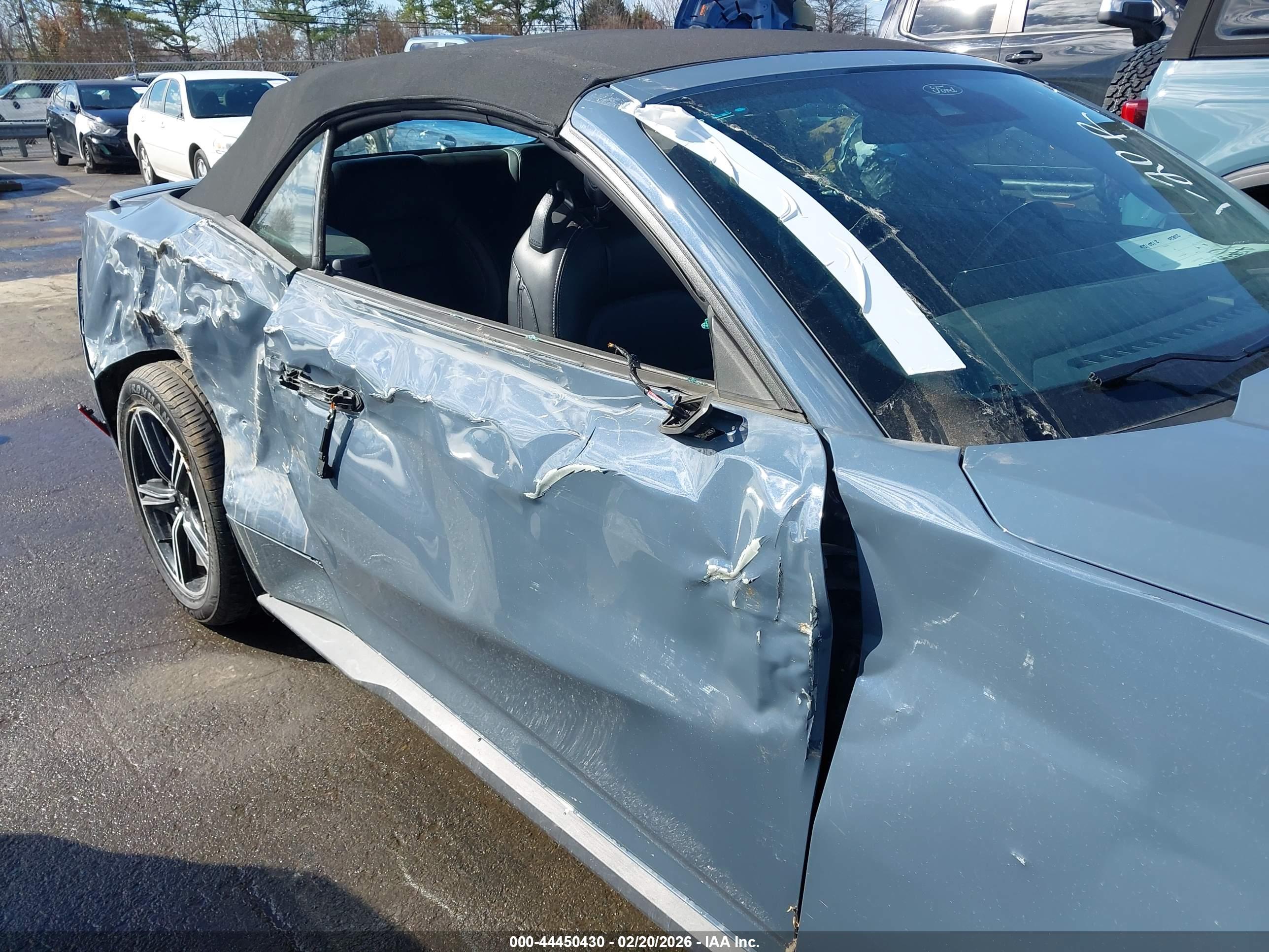 FORD MUSTANG image 6