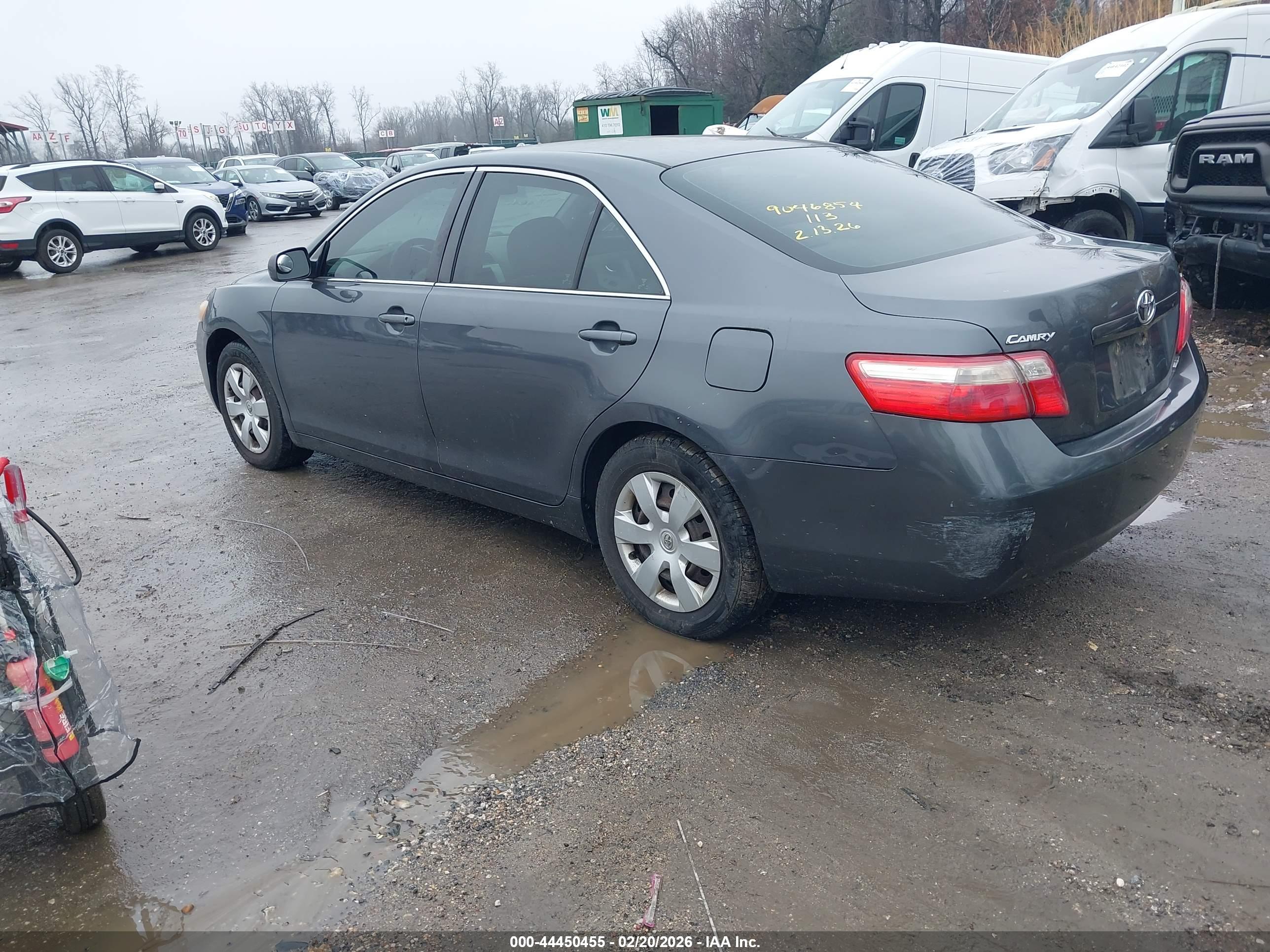 TOYOTA CAMRY image 3
