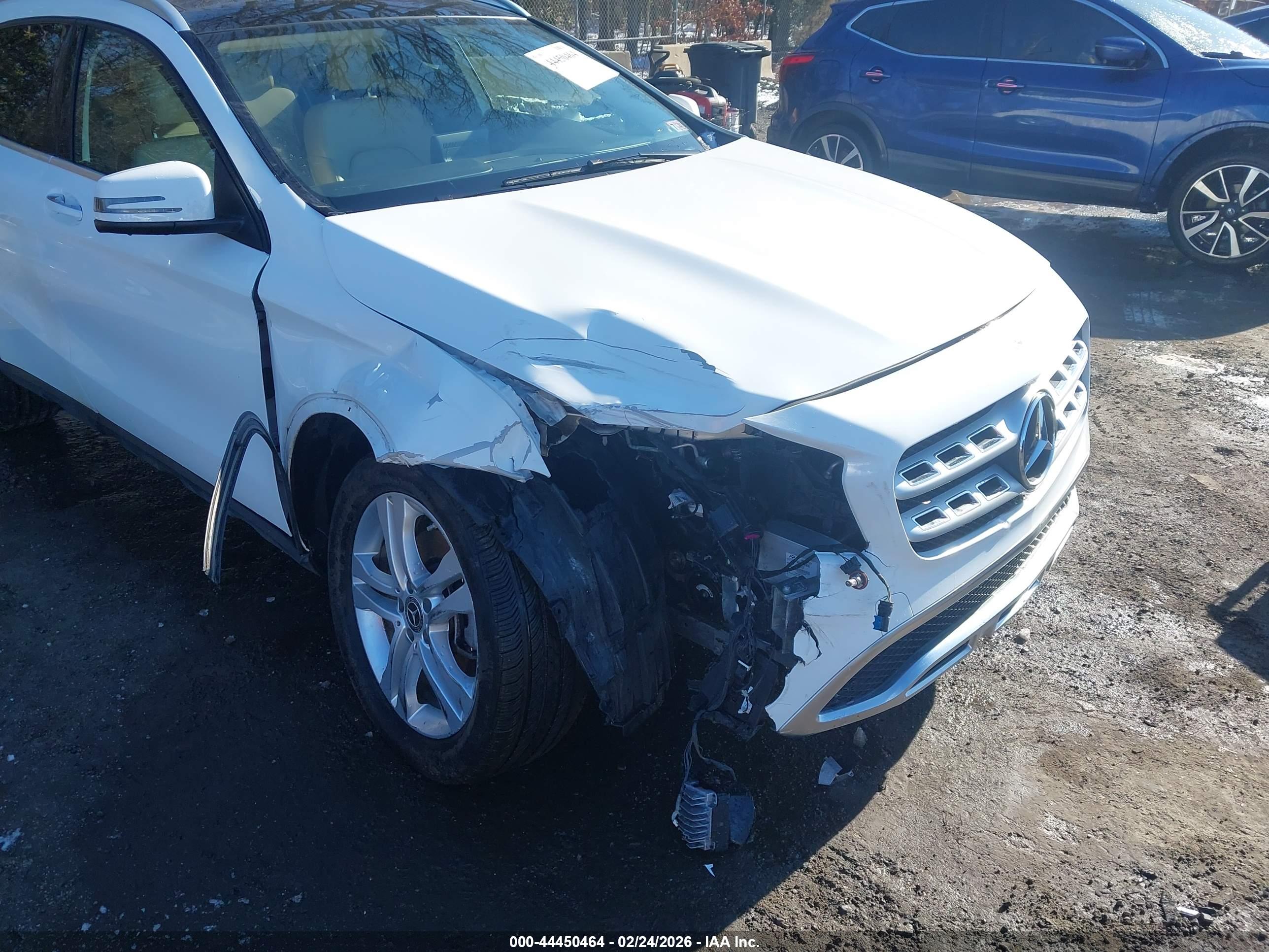 MERCEDES-BENZ GLA image 6