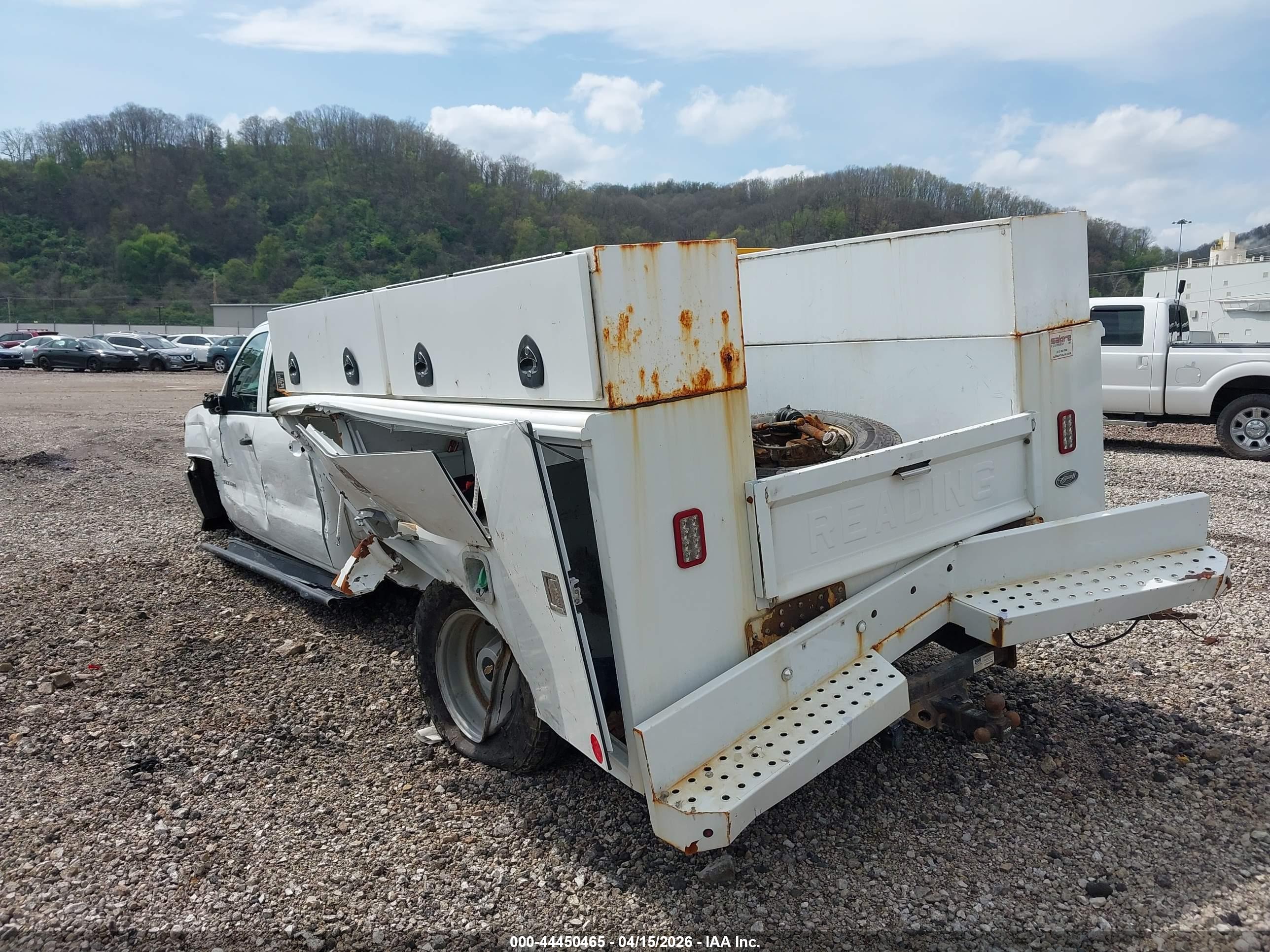 CHEVROLET SILVERADO image 3