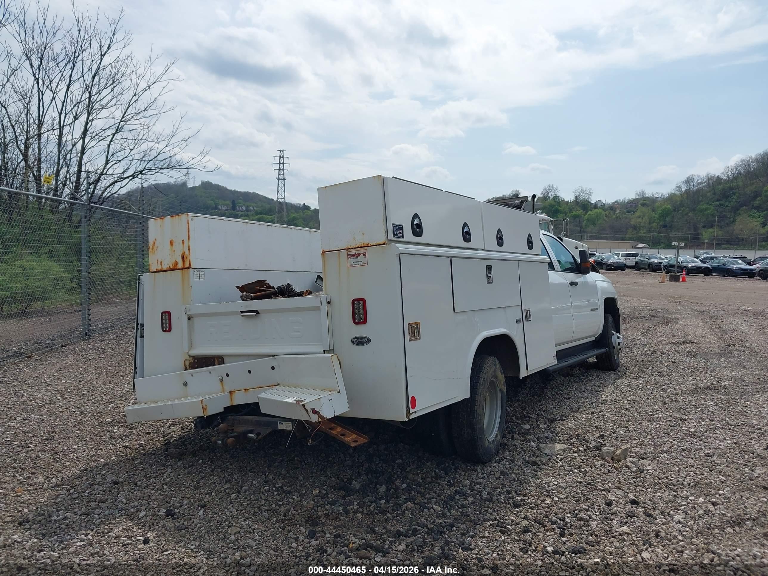 CHEVROLET SILVERADO image 4