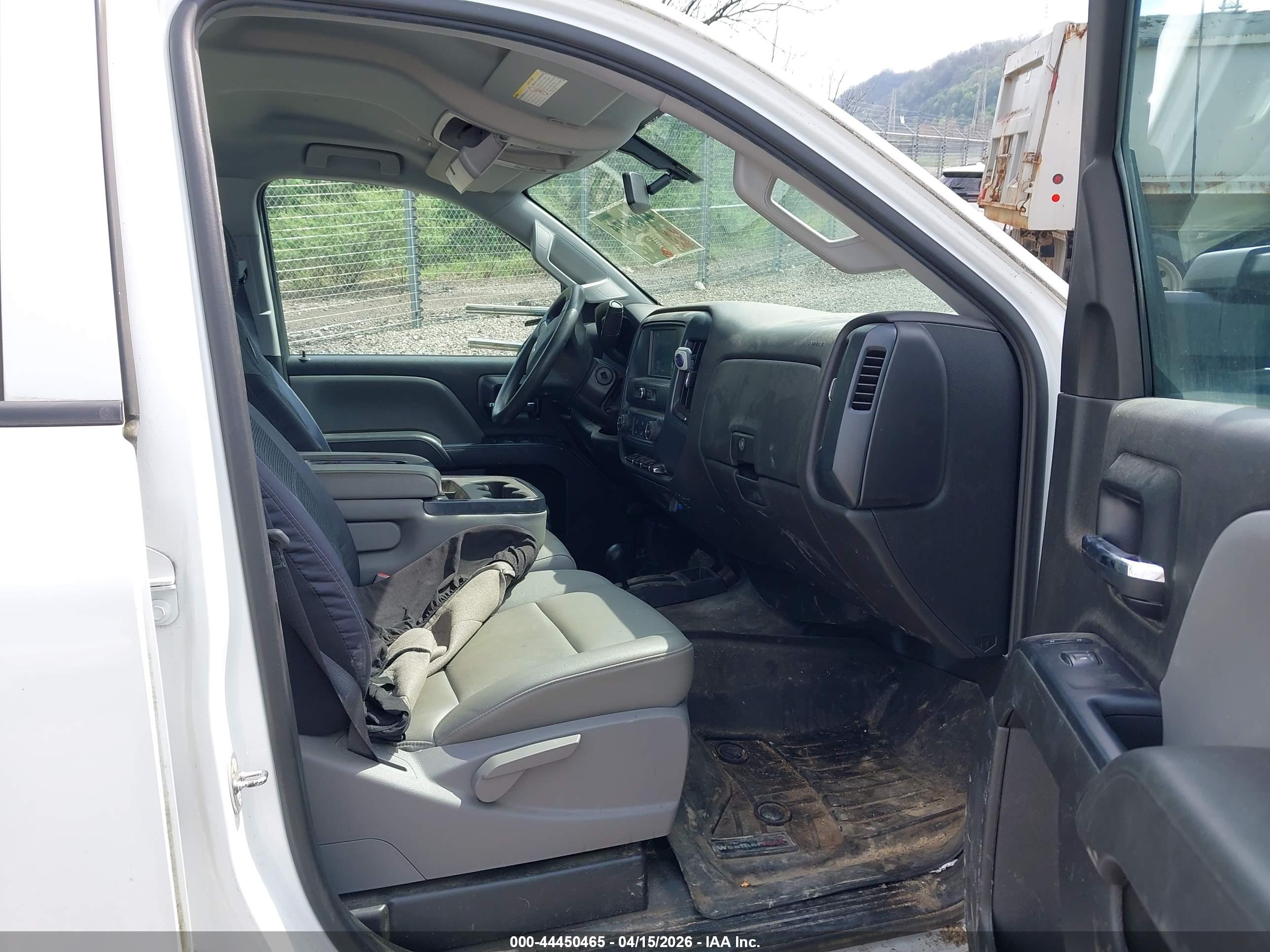 CHEVROLET SILVERADO image 8