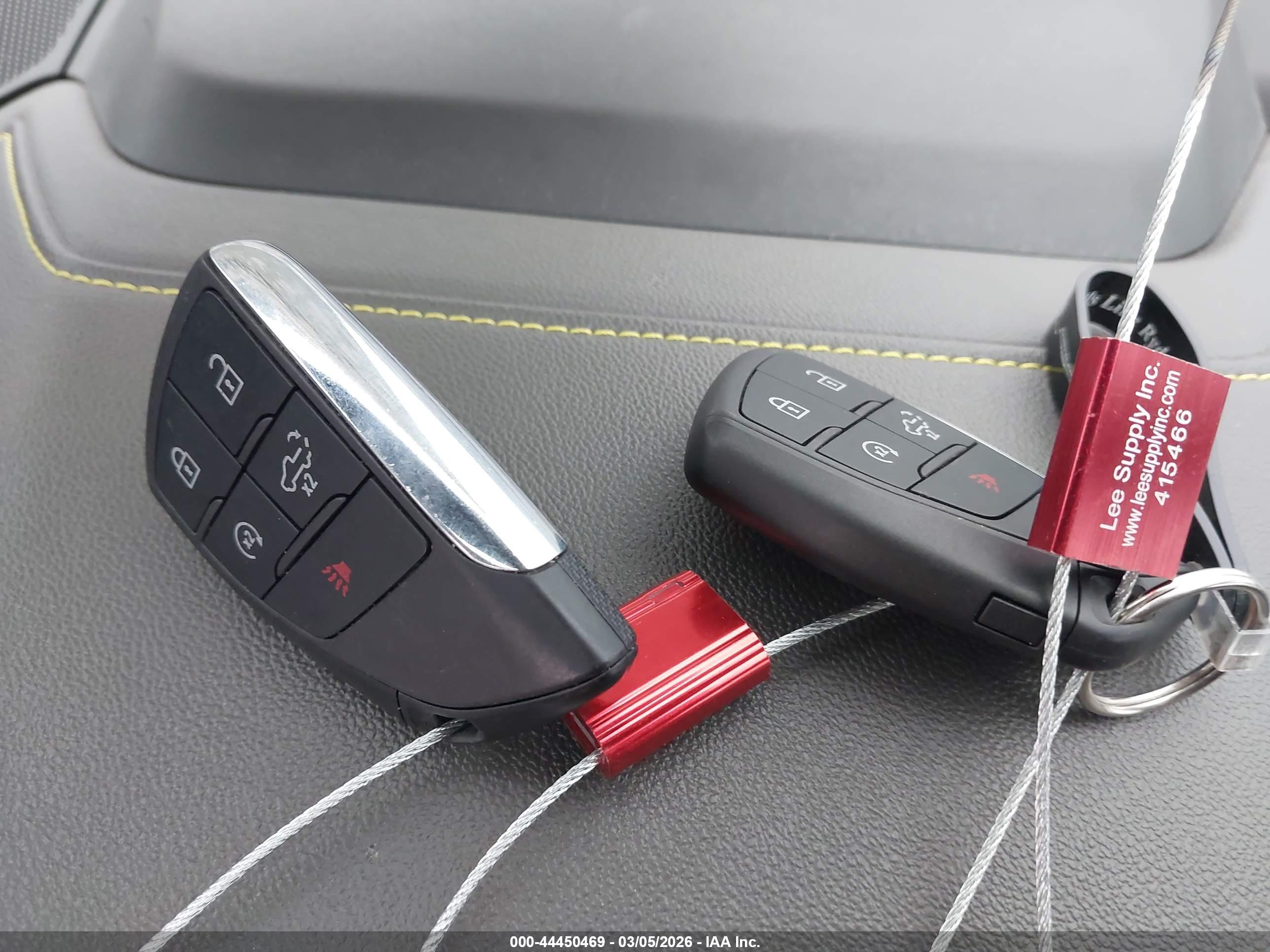 CHEVROLET SILVERADO image 11
