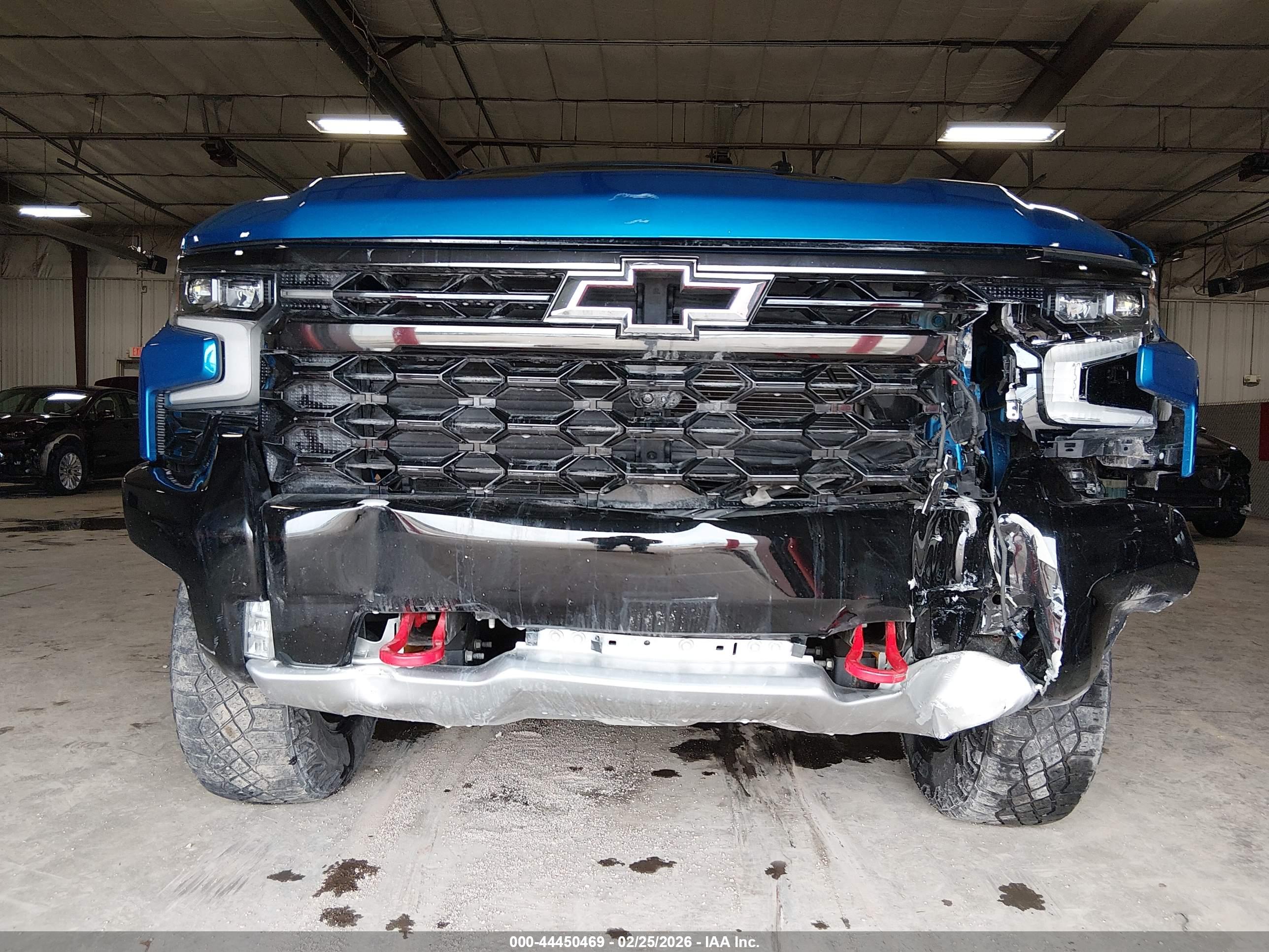 CHEVROLET SILVERADO image 6