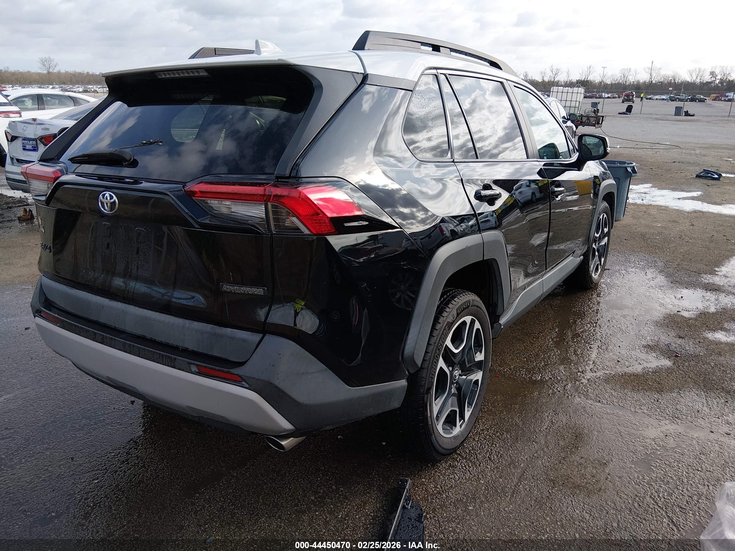 TOYOTA RAV4 image 4