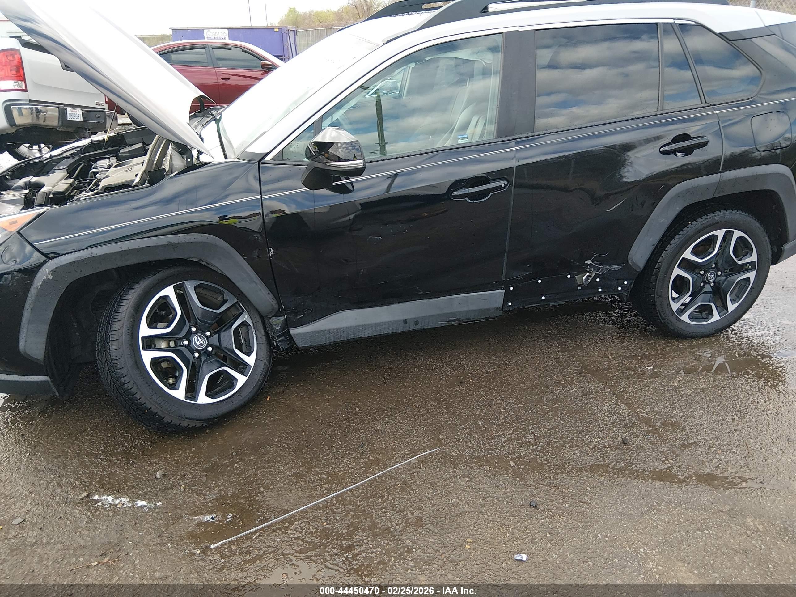 TOYOTA RAV4 image 6