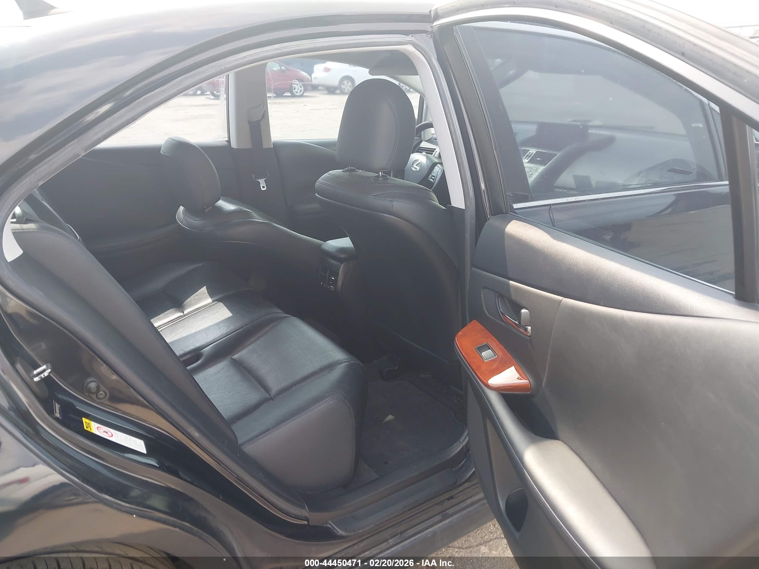 LEXUS HS image 8
