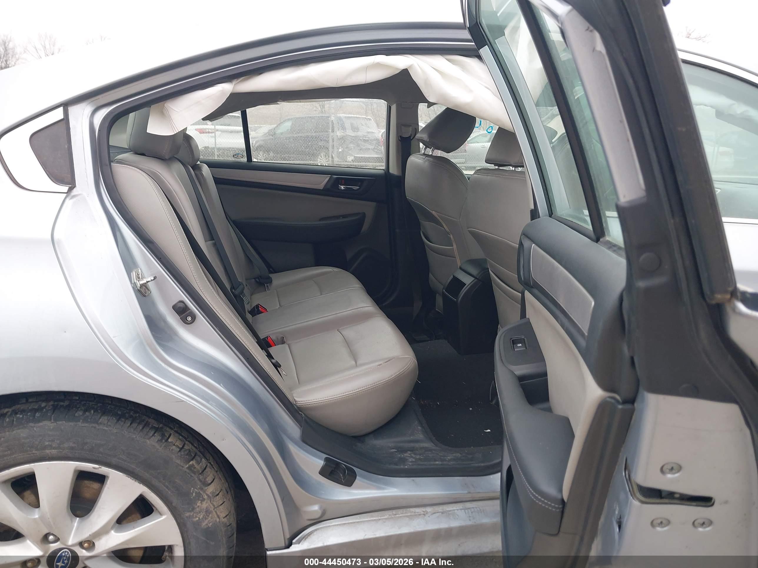 SUBARU LEGACY image 8