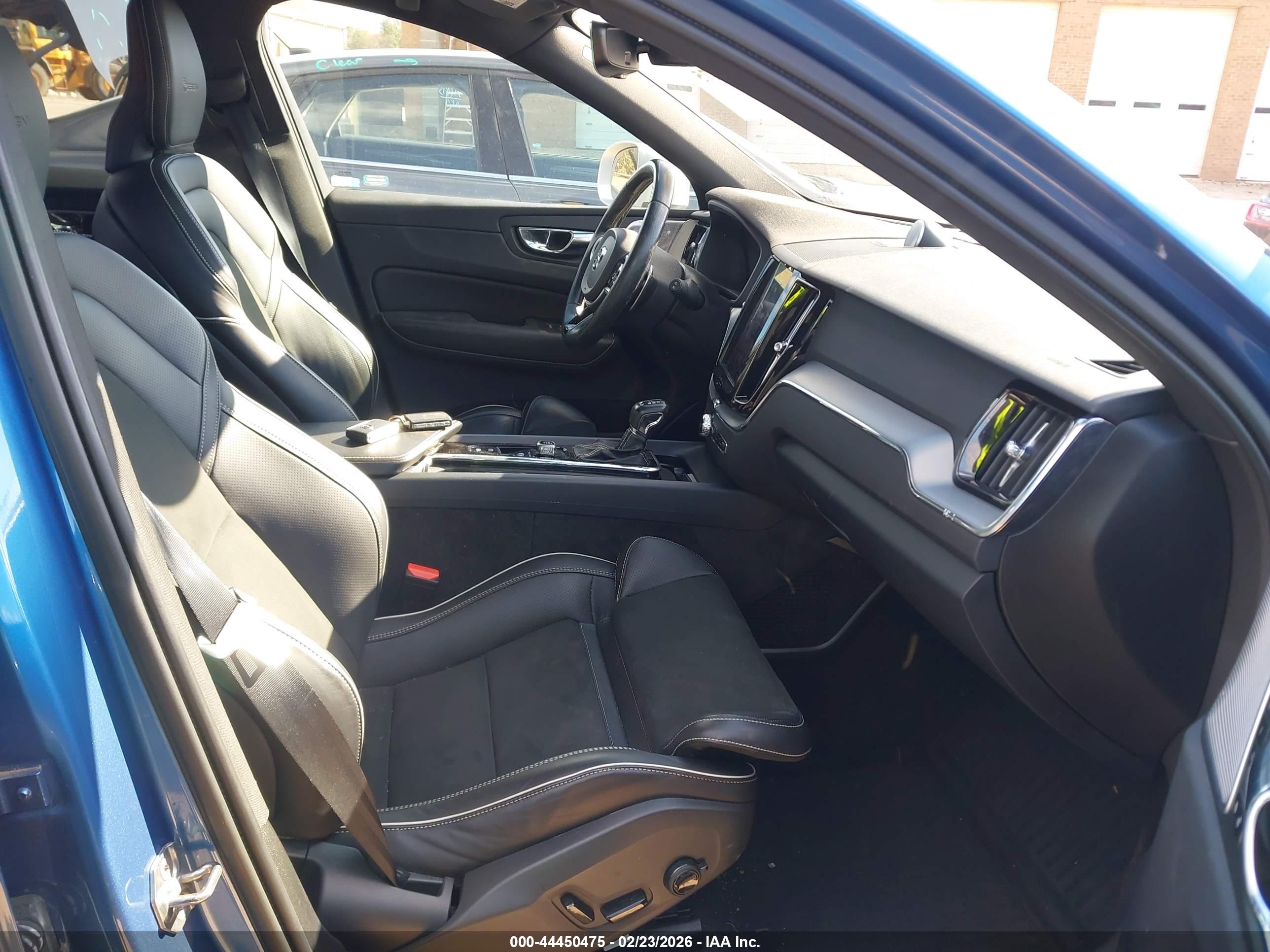 VOLVO XC60 image 5