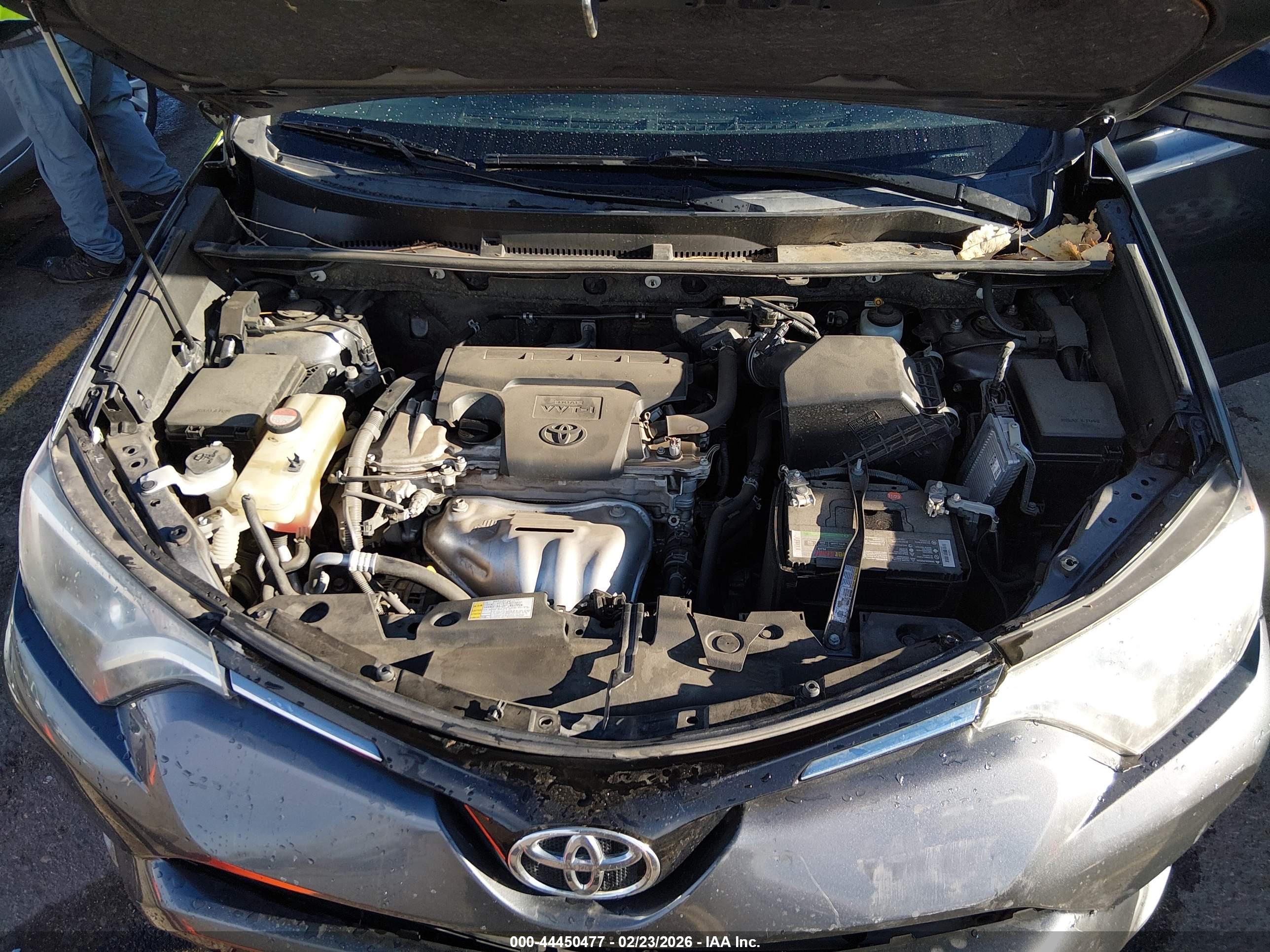 TOYOTA RAV4 image 10